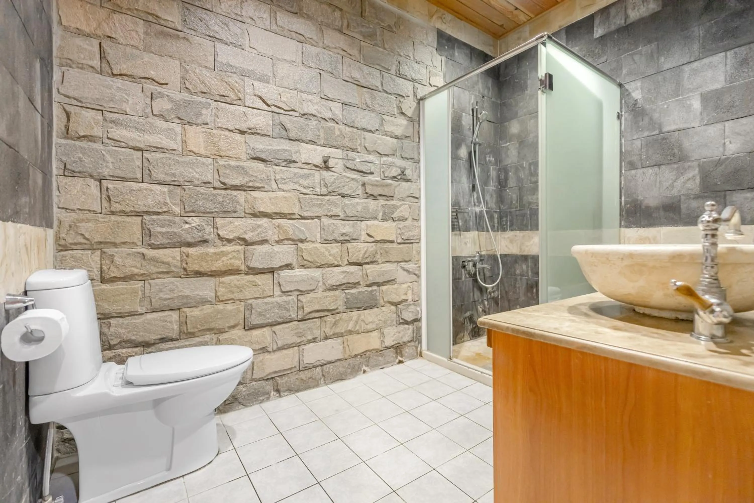 Bathroom in Golden Ocean Azure Hotel