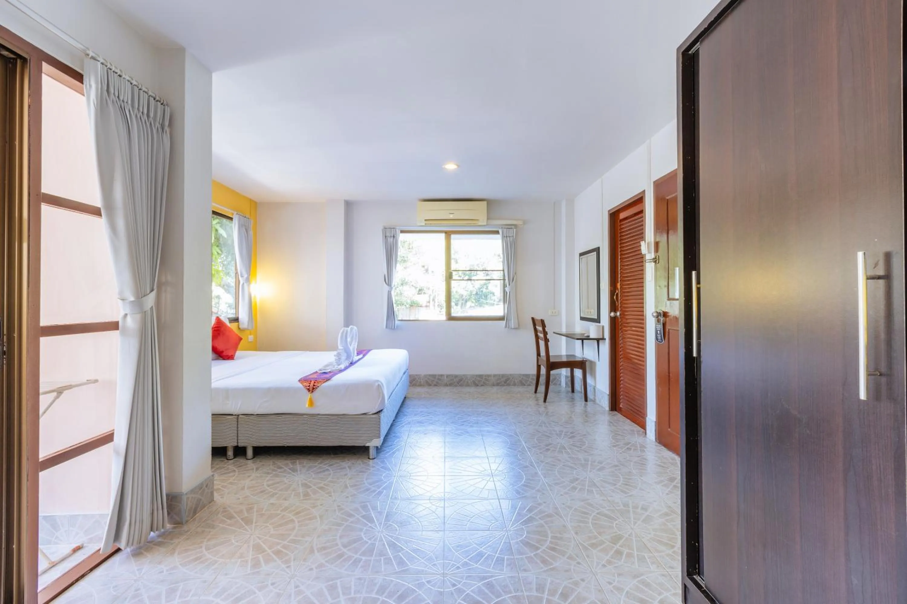 Bed in Hua Hin Star Hotel