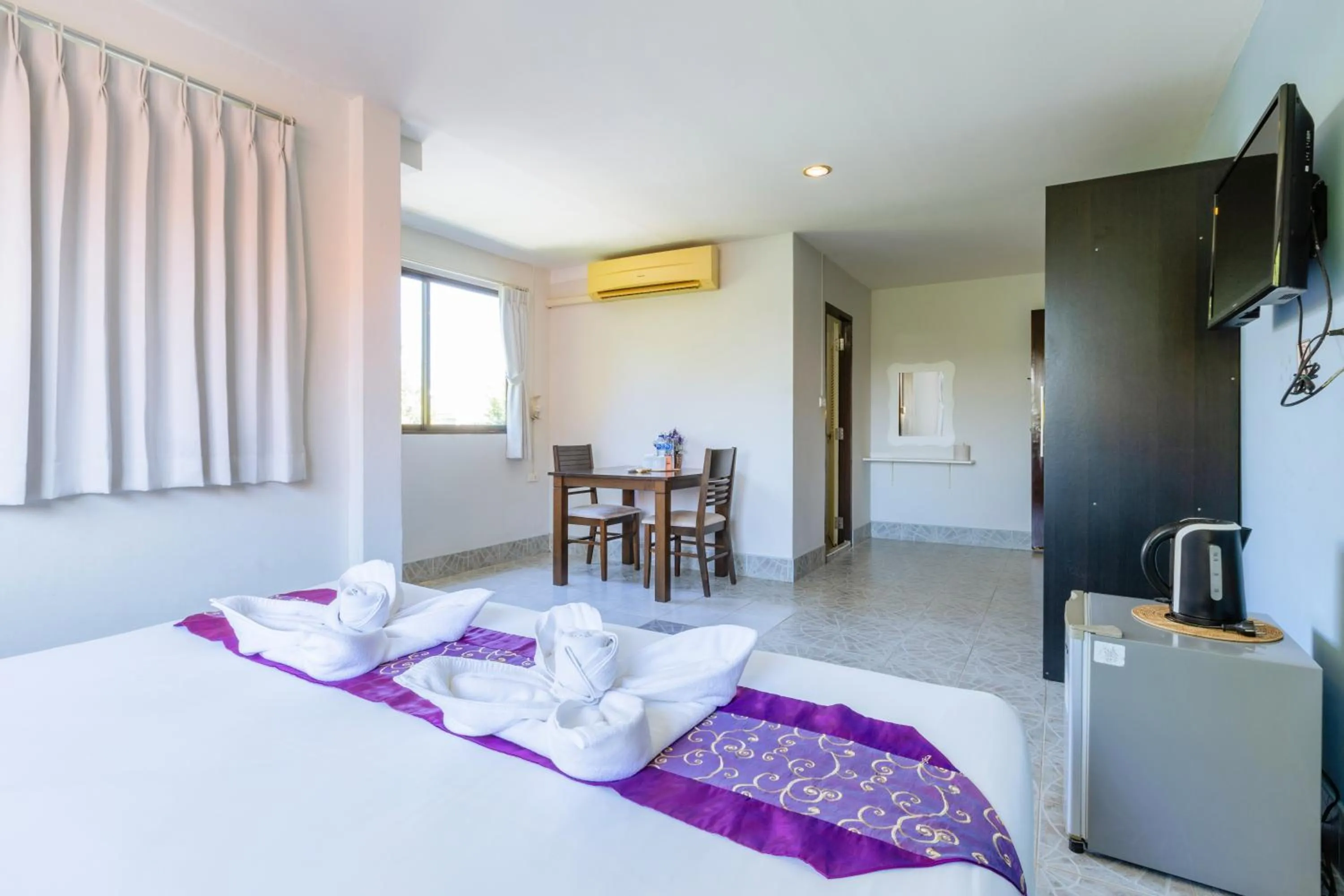 Bed in Hua Hin Star Hotel