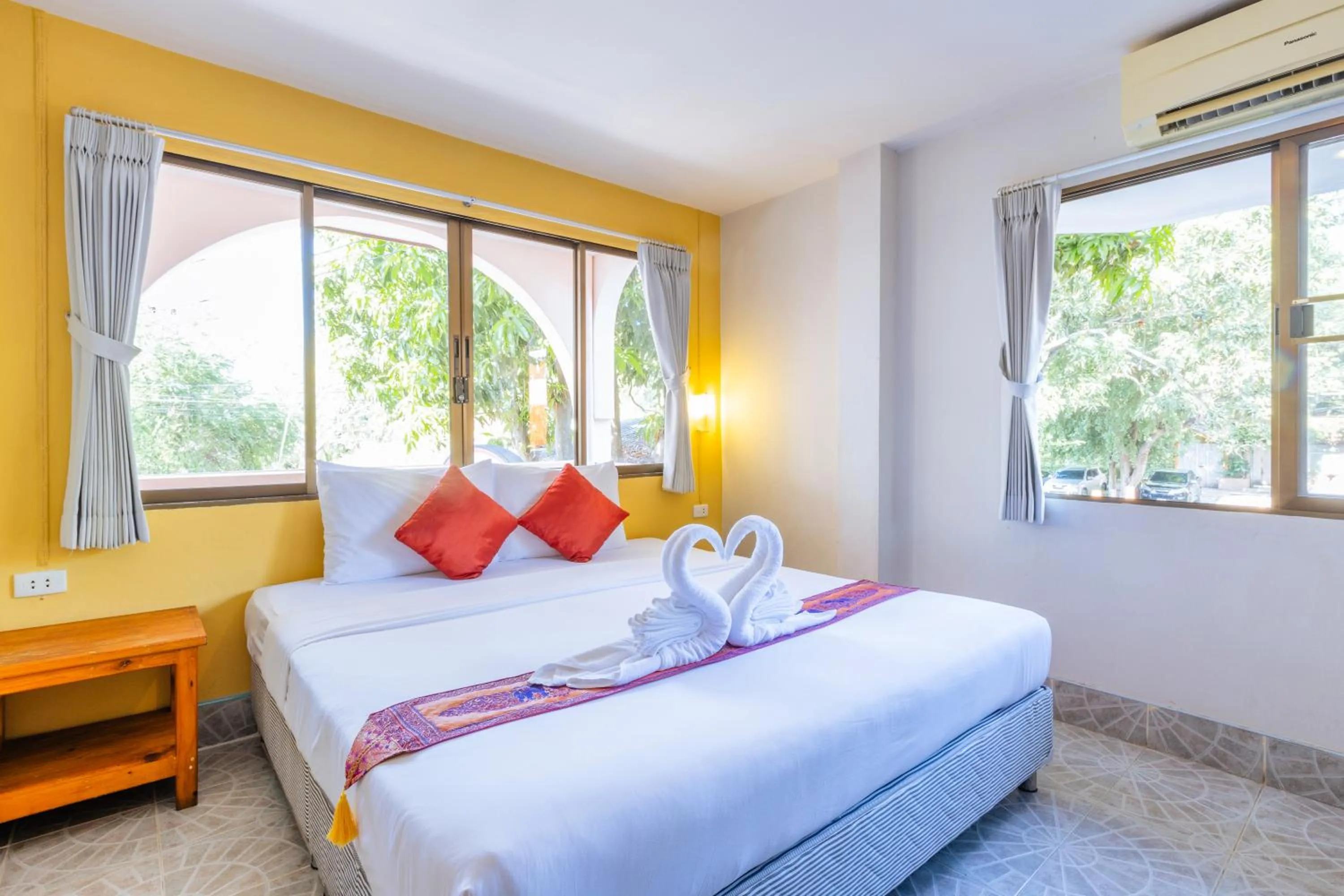 Bed in Hua Hin Star Hotel