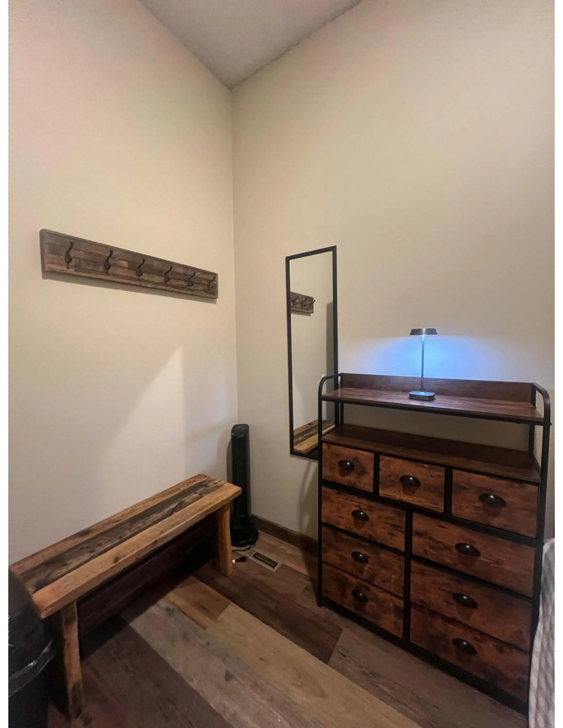 Pintler's Portal Hostel