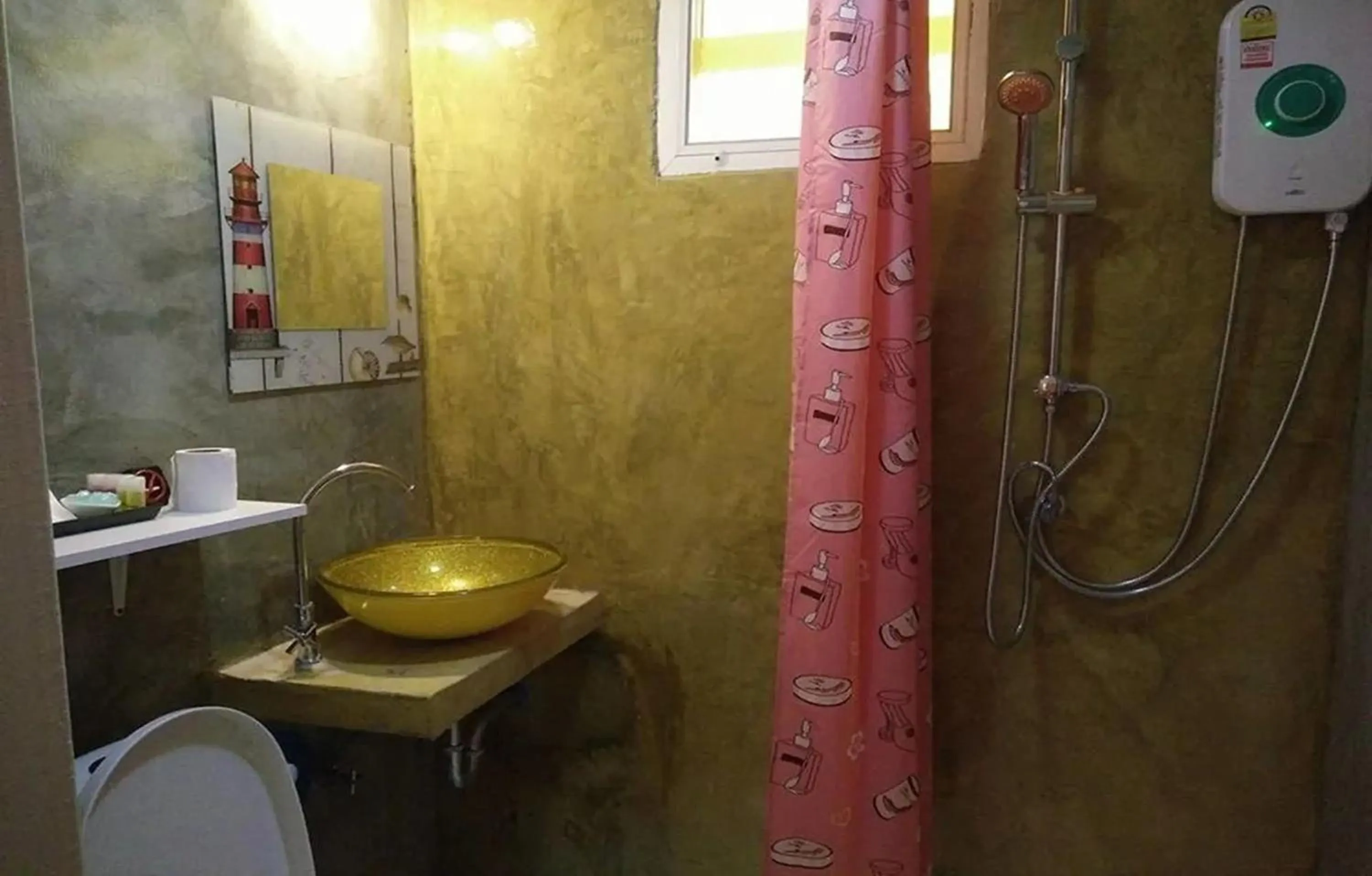 Shower in Na-Rak-O Resort