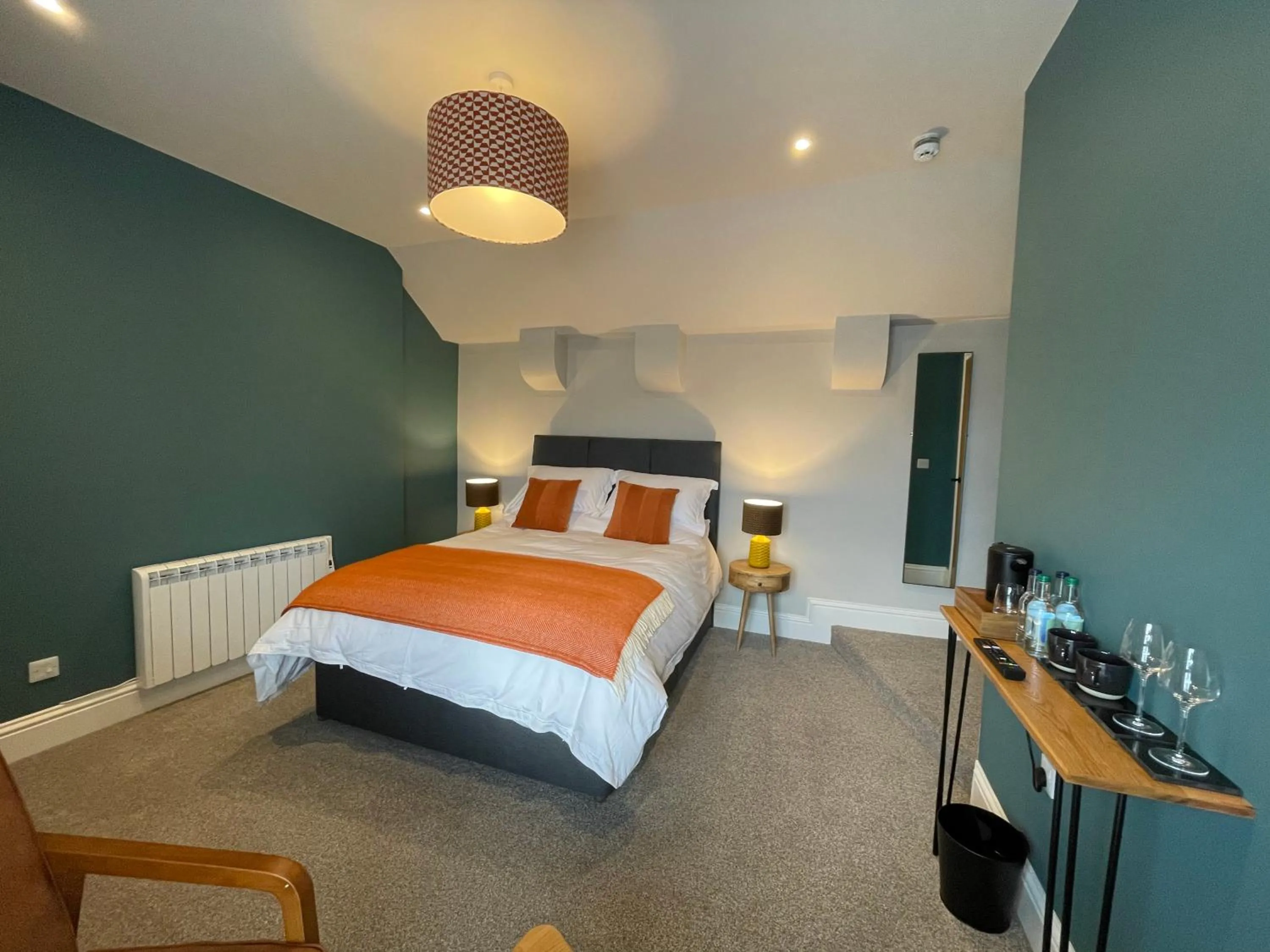 Photo of the whole room, Bed in Rooms at Allium
