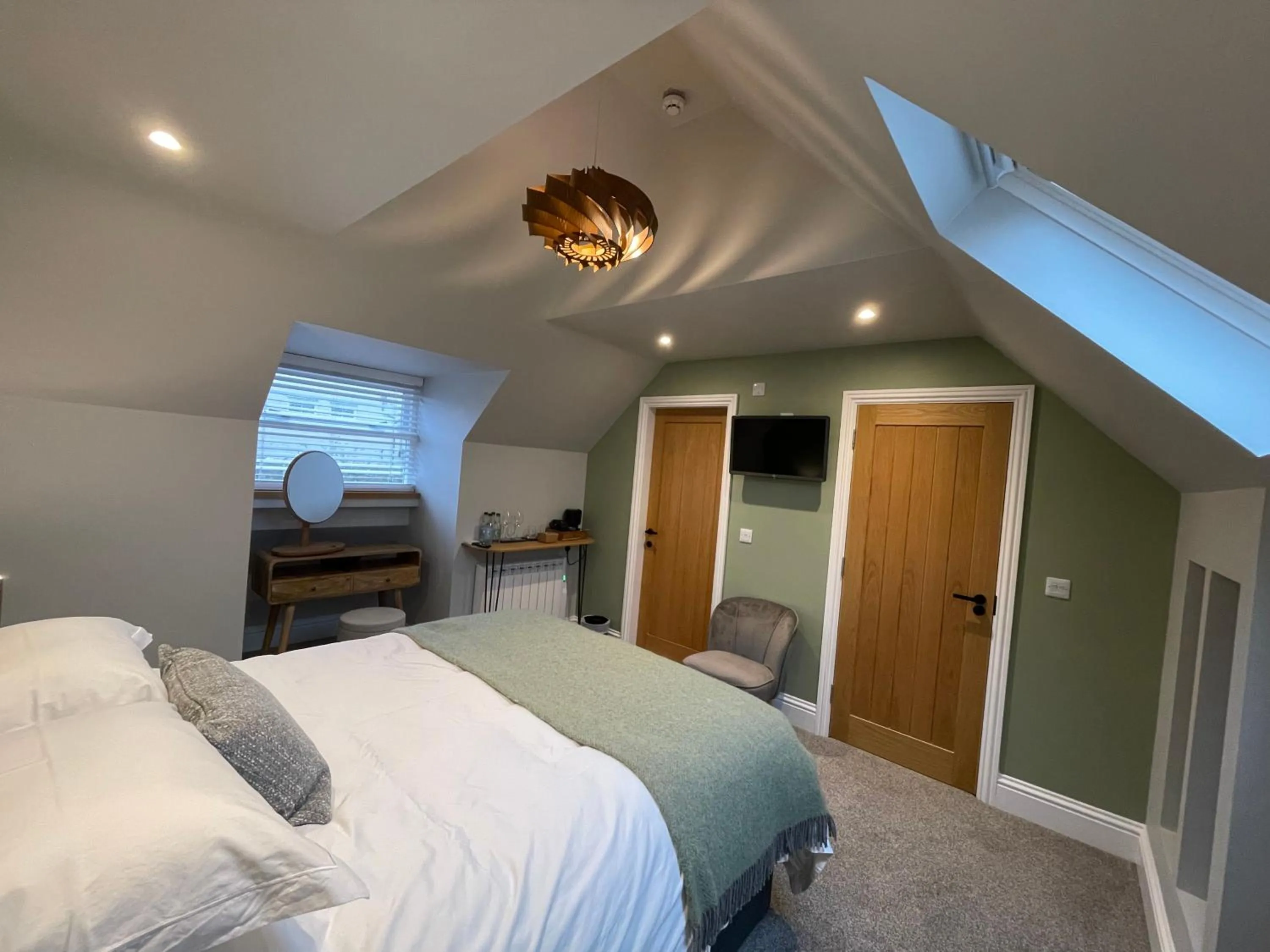 Photo of the whole room, Bed in Rooms at Allium