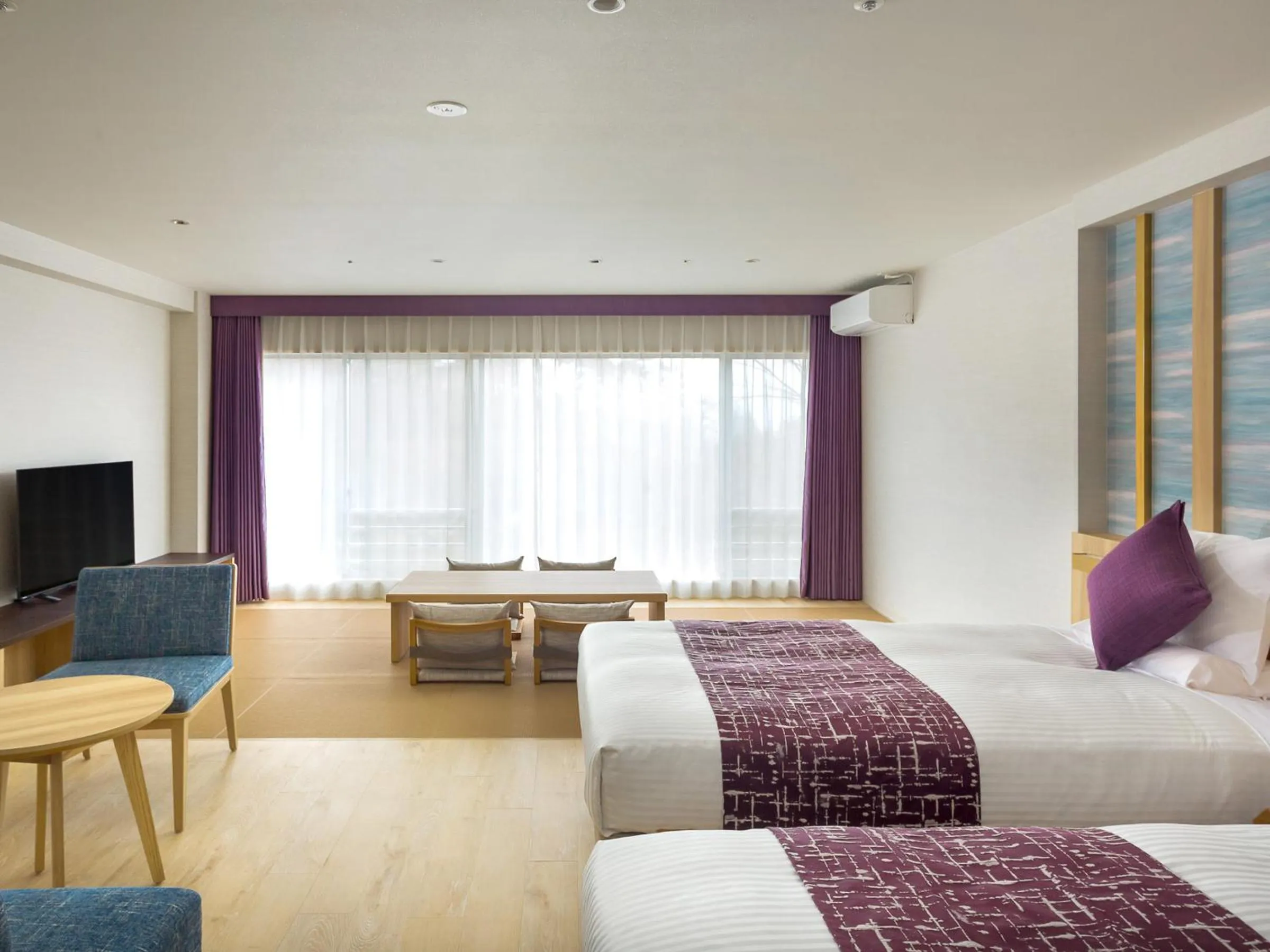 Photo of the whole room, Bed in Tateshina Grand Hotel Takinoyu