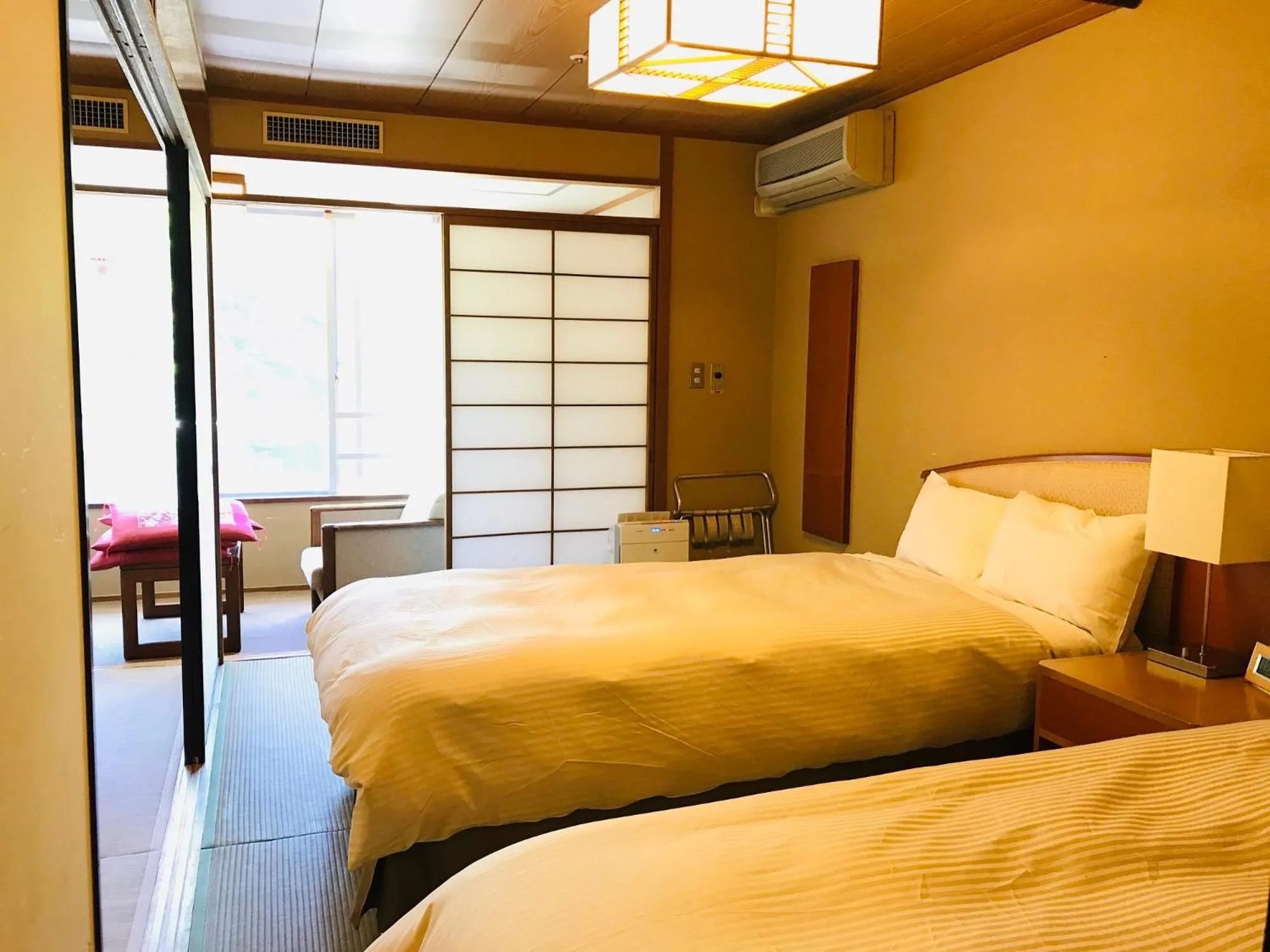 Photo of the whole room, Bed in Tateshina Grand Hotel Takinoyu