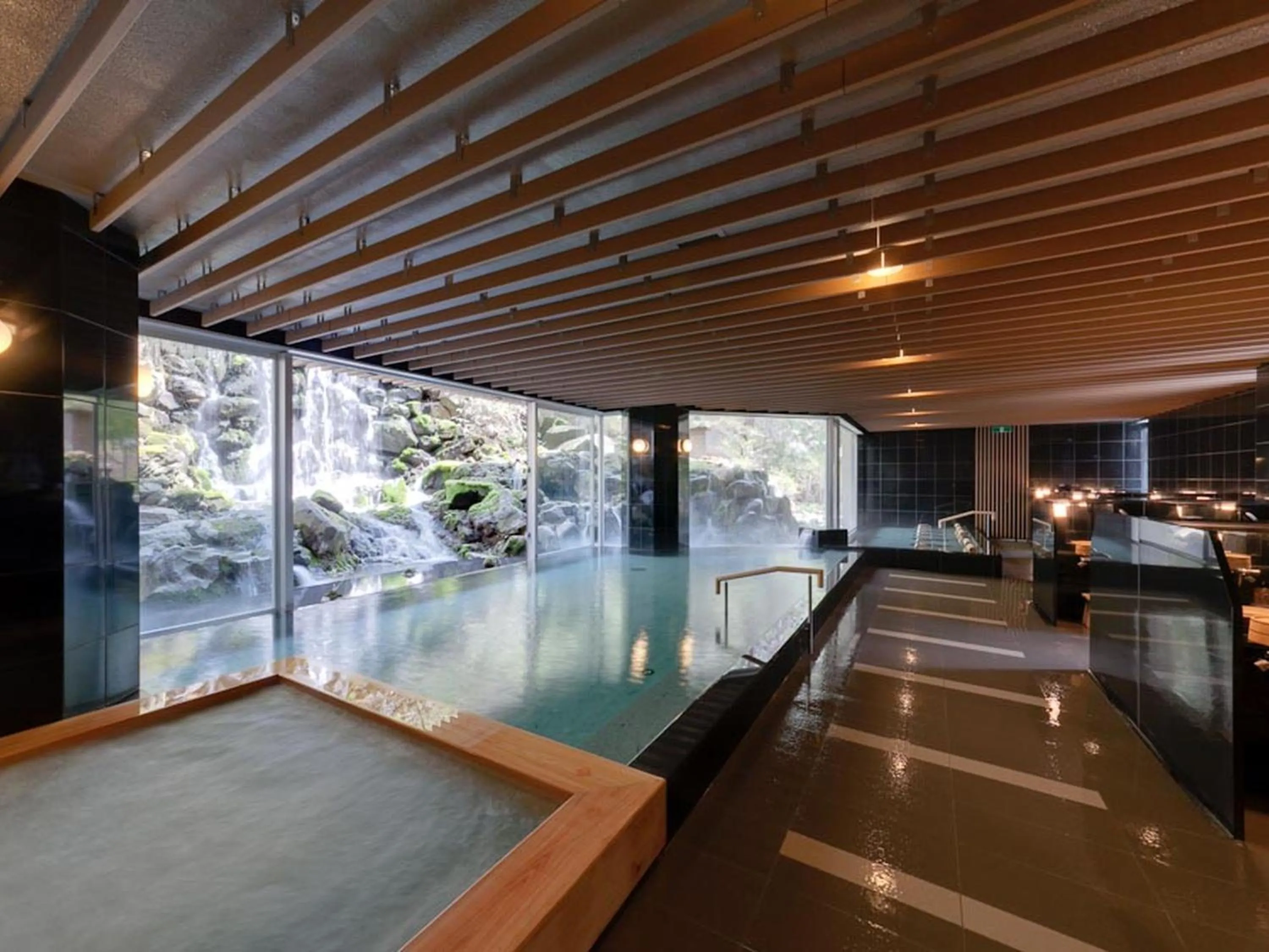 Hot Spring Bath in Tateshina Grand Hotel Takinoyu