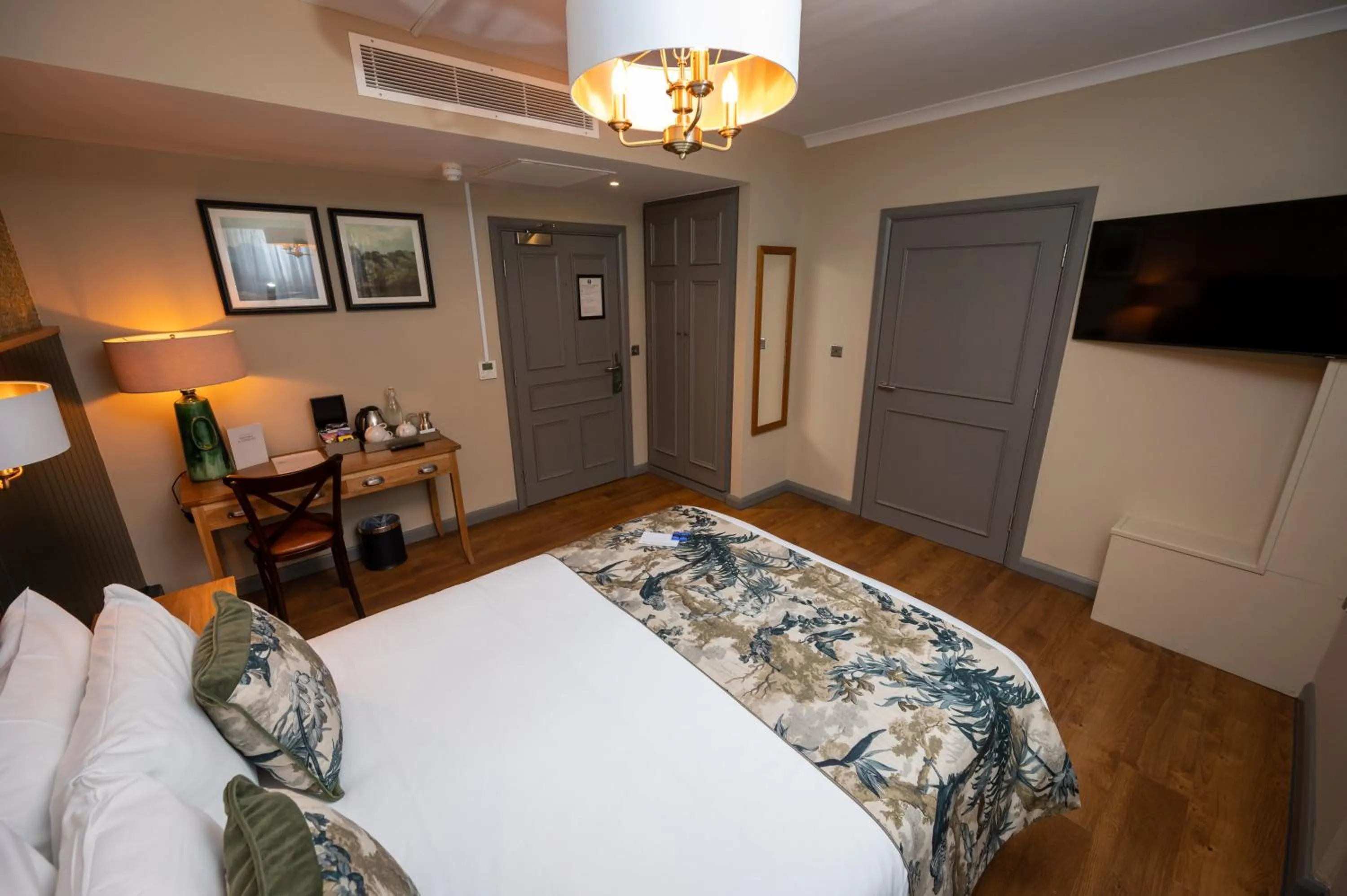 Bed in Riverside Hotel by Chef & Brewer Collection