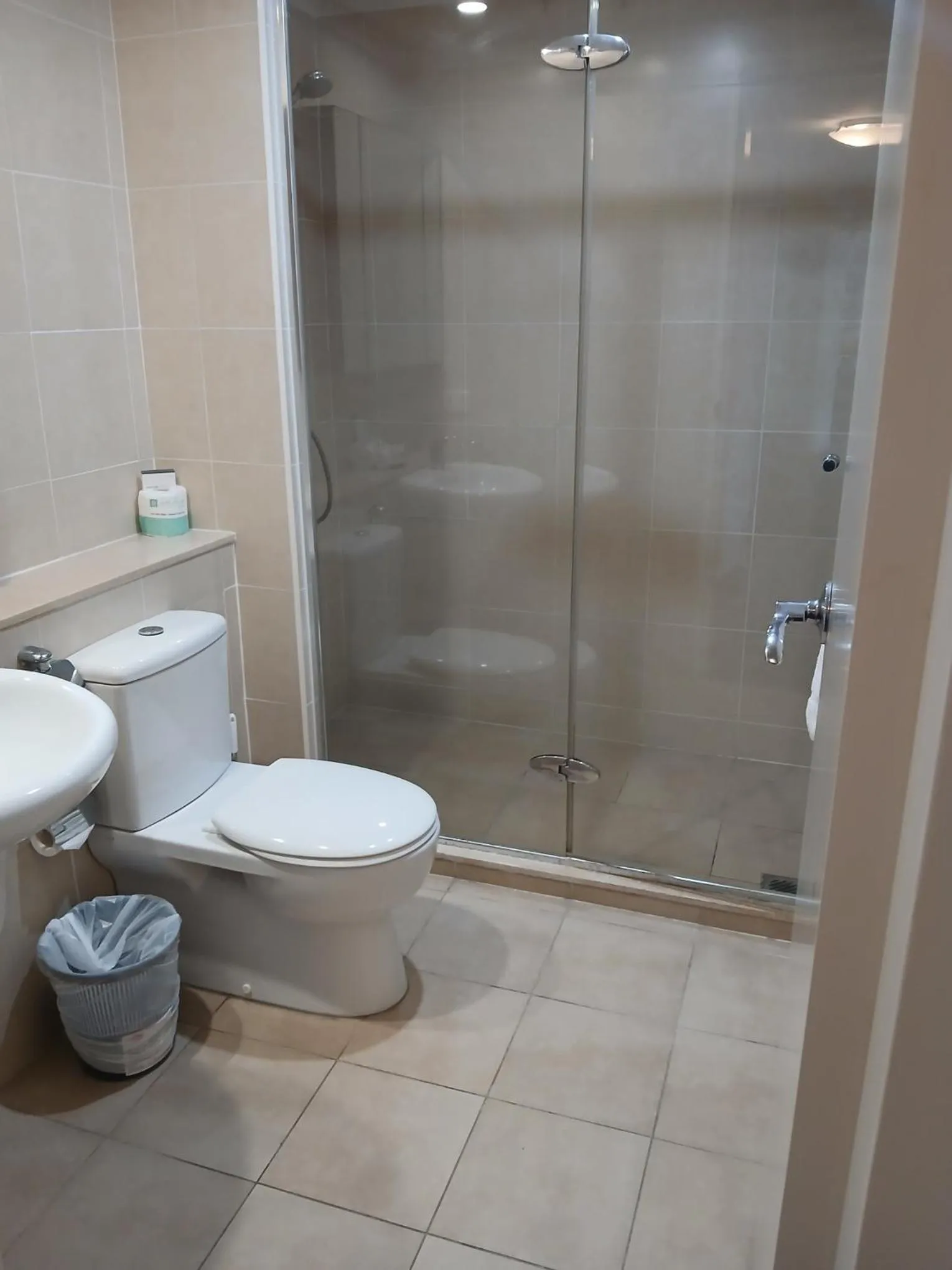 Bathroom in Newcastle Central Plaza Apartment Hotel Official