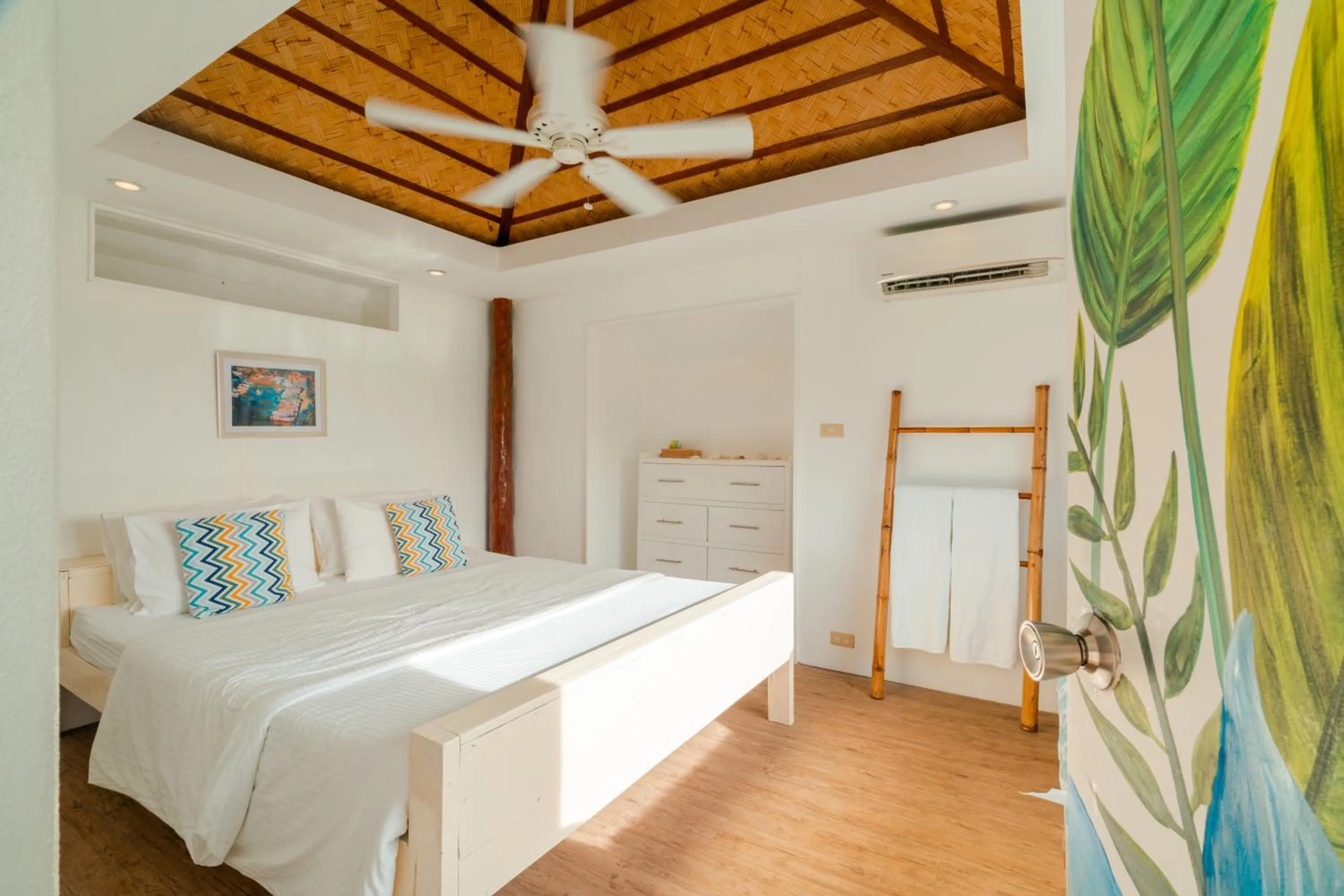 Bedroom, Bed in Marina del Sol Resort & Yacht Club