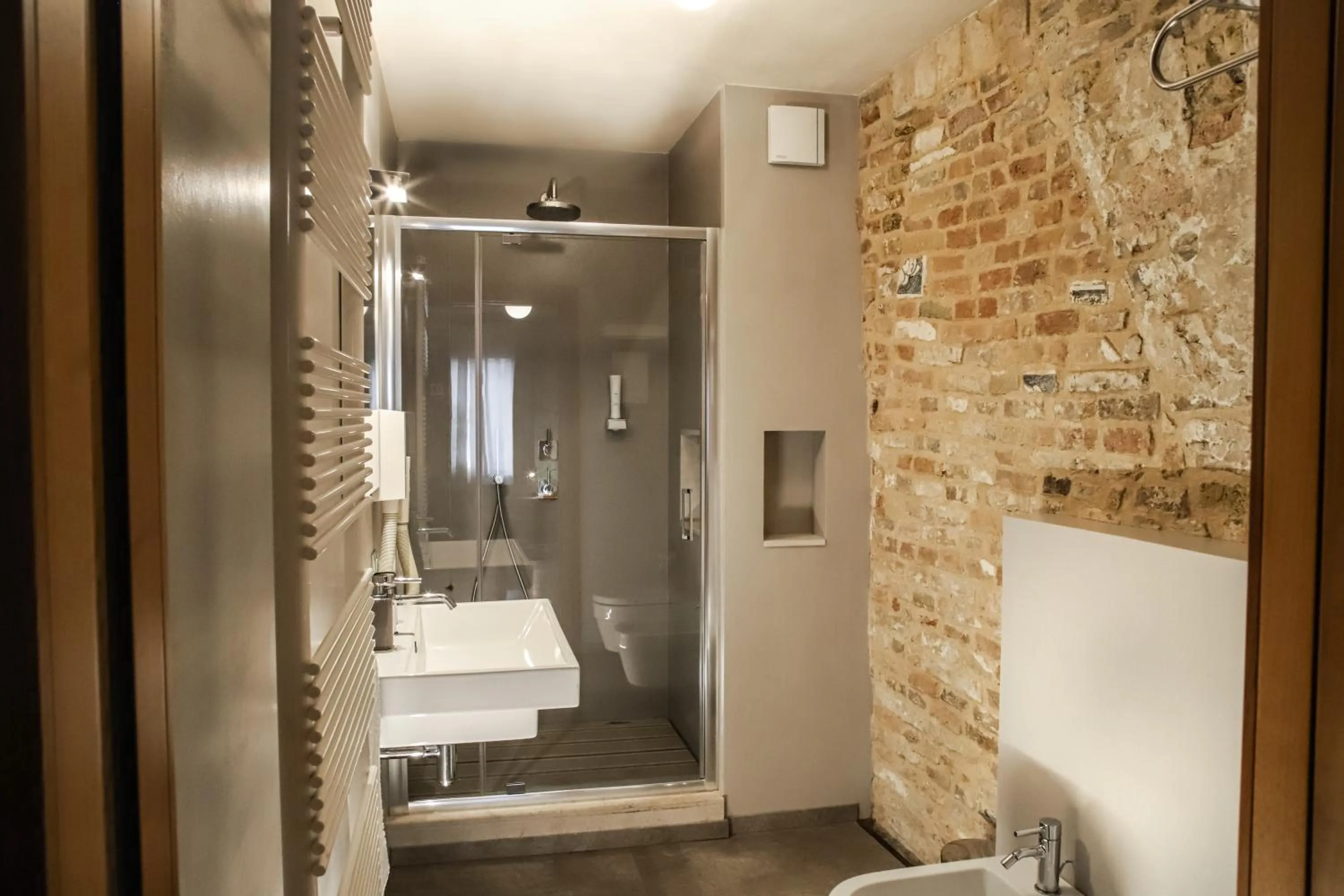 Bathroom in Locanda Ponte Dante