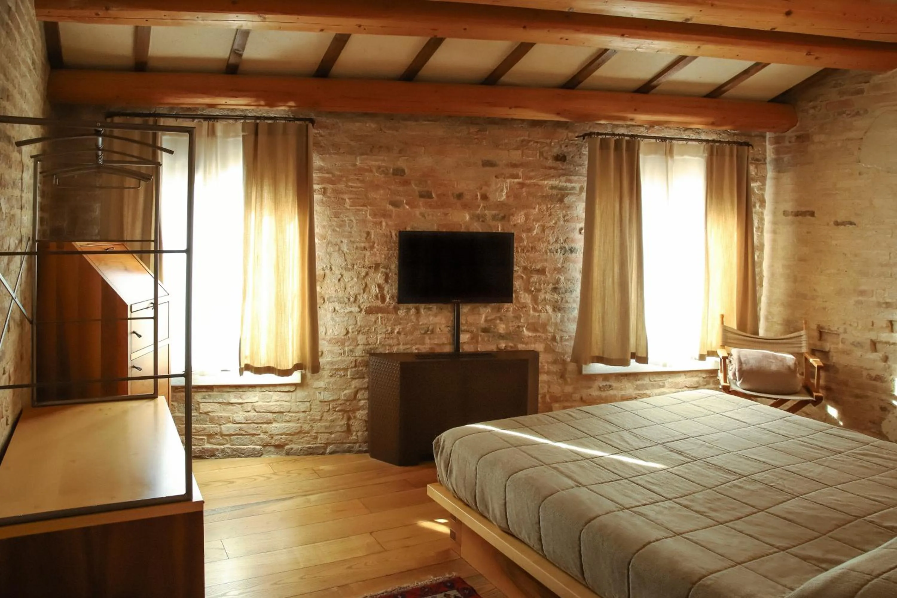 Photo of the whole room, Bed in Locanda Ponte Dante