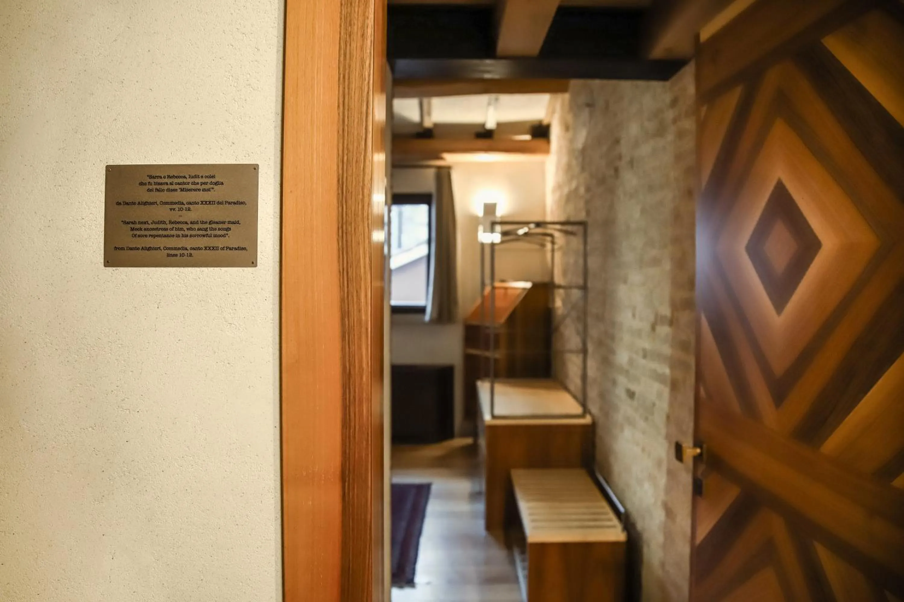 Decorative detail in Locanda Ponte Dante