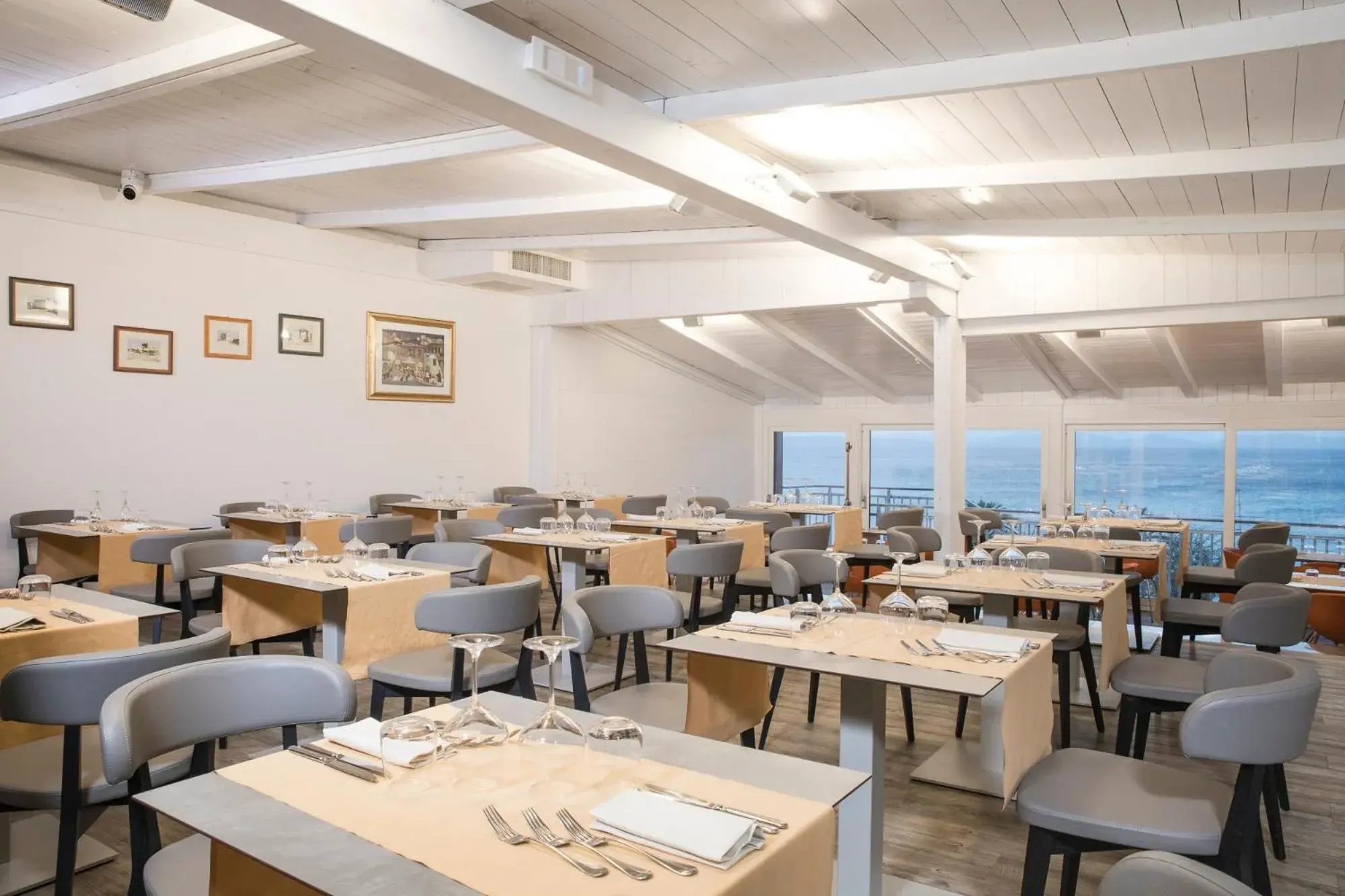 Restaurant/places to eat in Lu' Hotel Maladroxia Restaurant/places to eat in Lu' Hotel Maladroxia