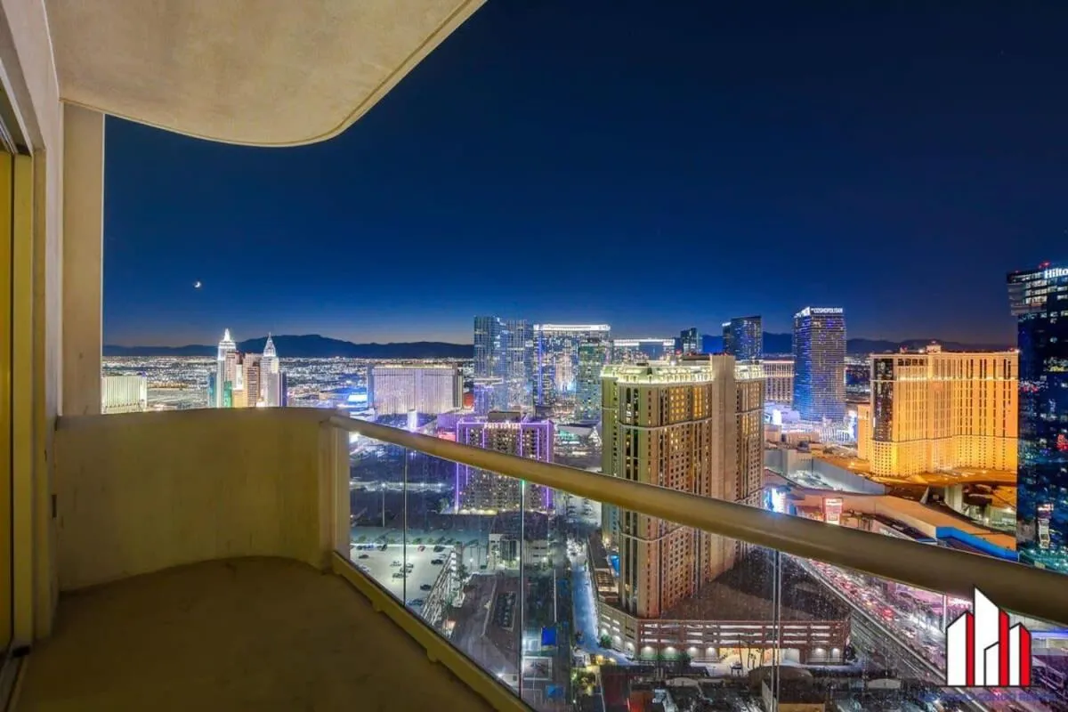 MGM Signature-36-705 F1 Track & Strip View Balcony
