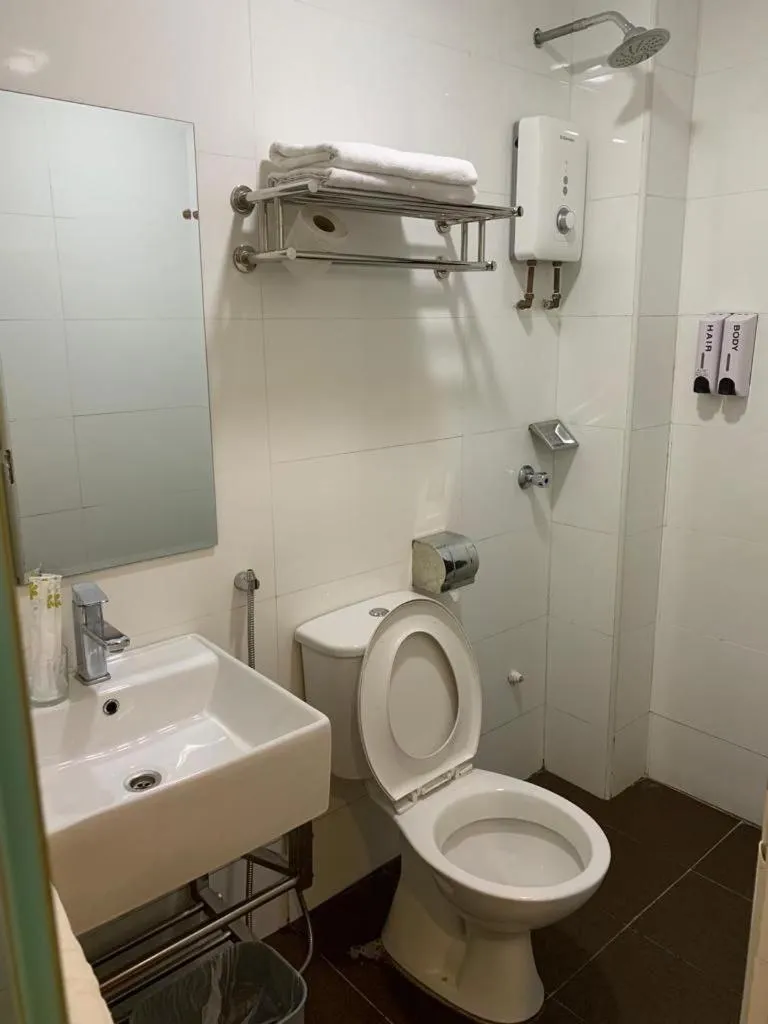 Shower in Fortune Hotel