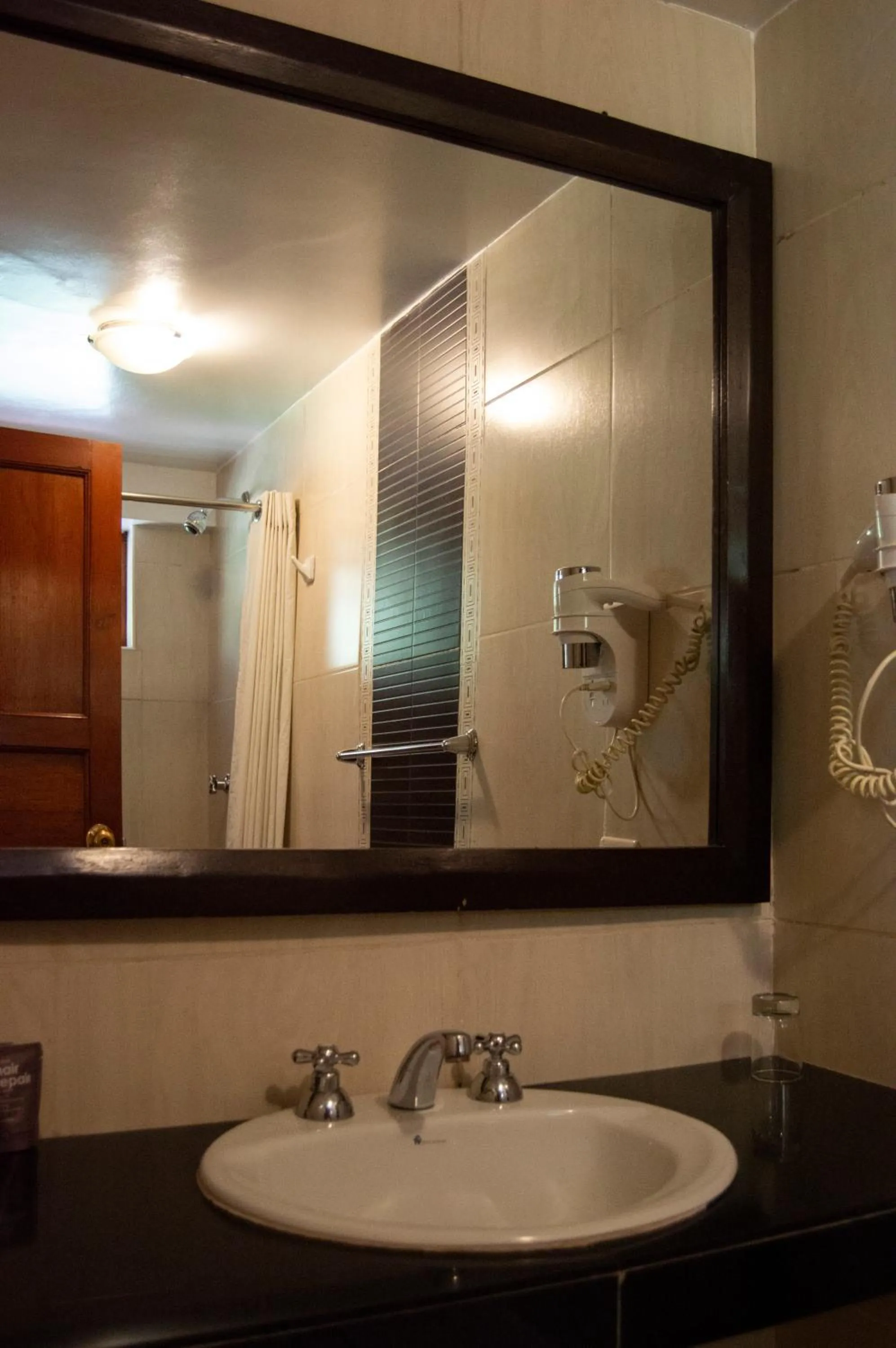 Shower in Santuario Machupicchu