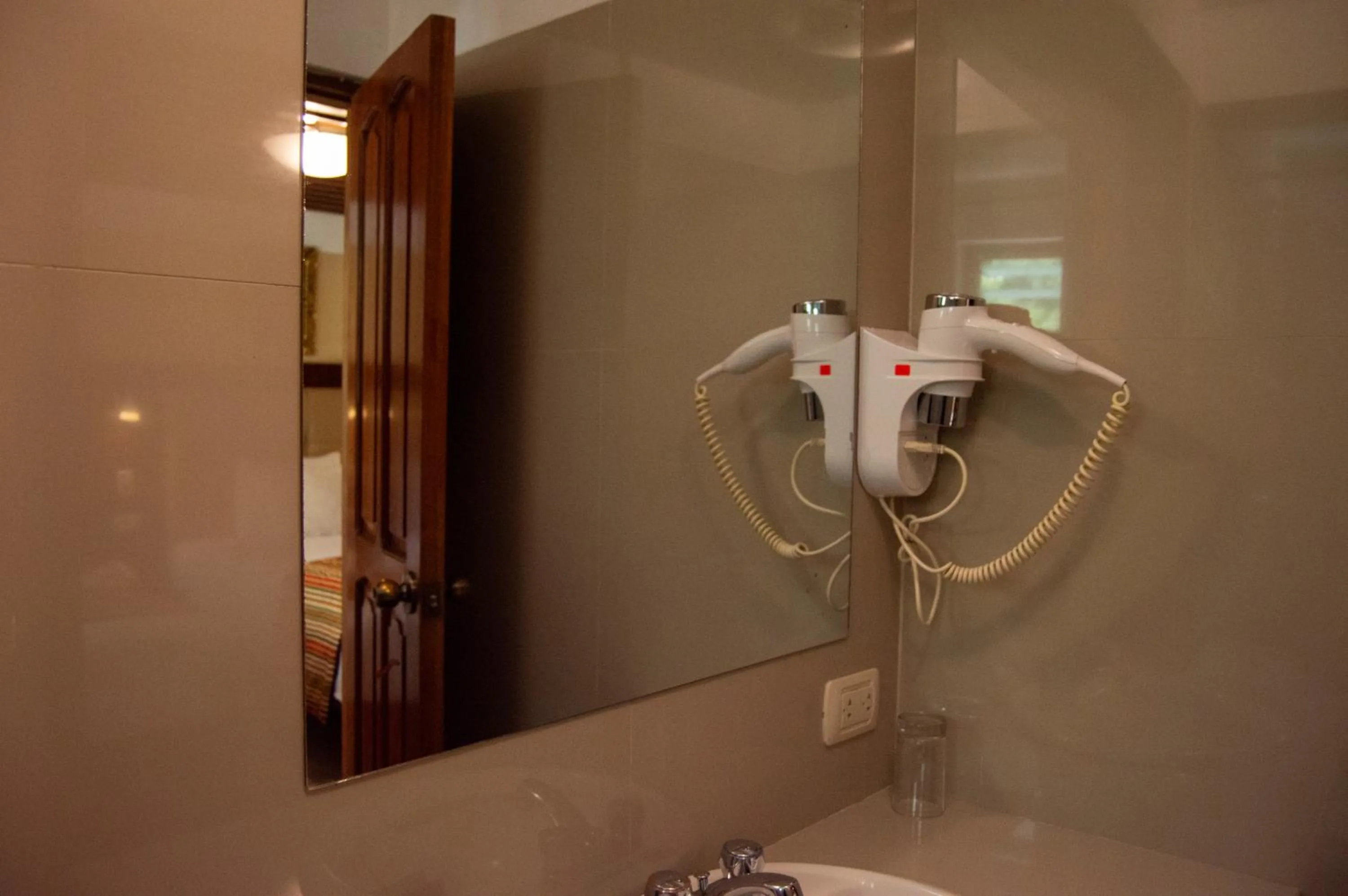 Shower in Santuario Machupicchu