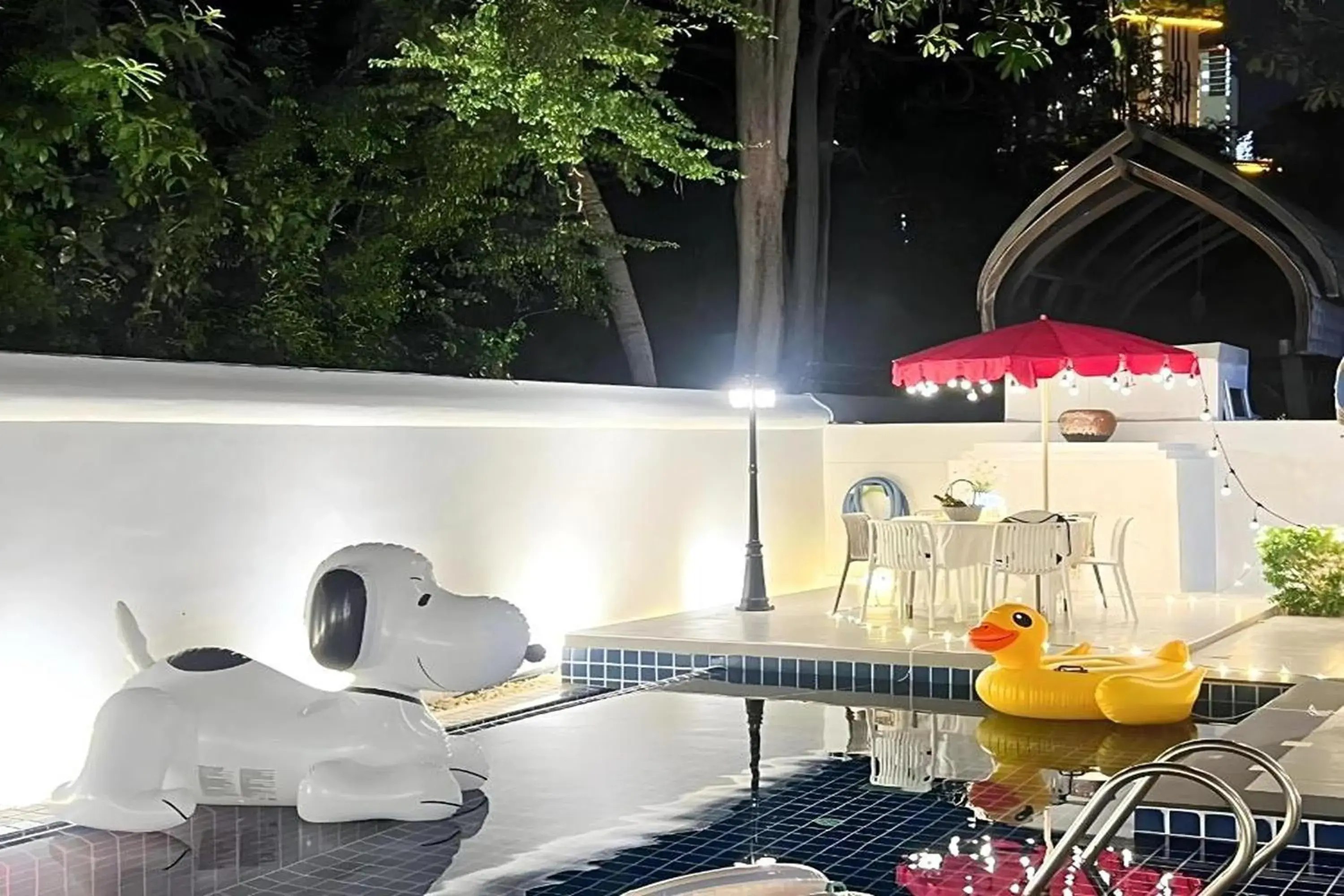 Night in BM Pool Villa Pattaya Night in BM Pool Villa Pattaya