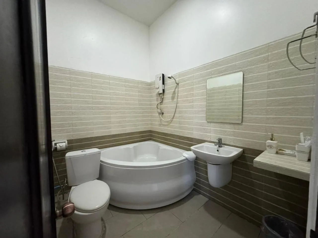 SUBINH HOTEL AND RESTAURANT