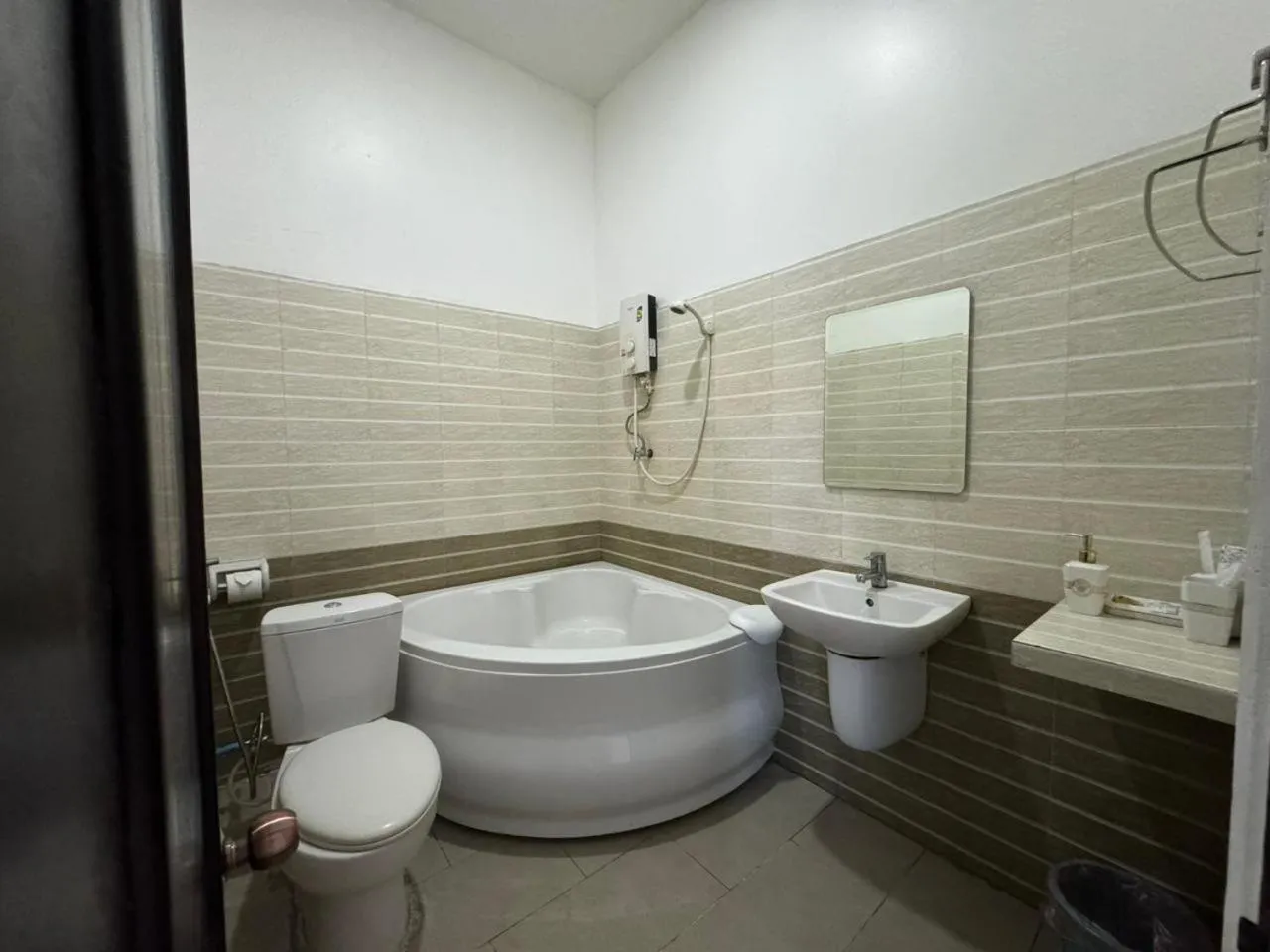 SUBINH HOTEL AND RESTAURANT