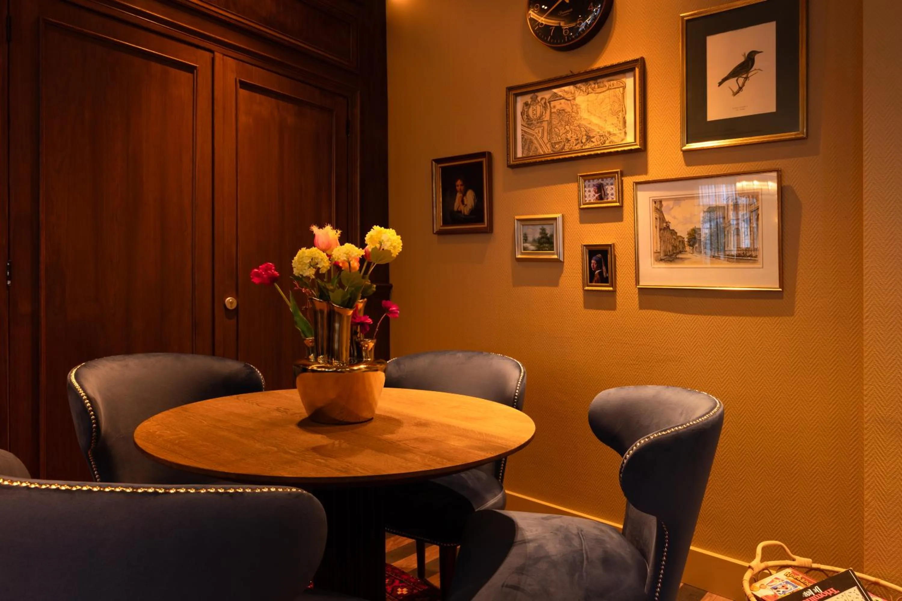 Seating area in Hotel Aalders