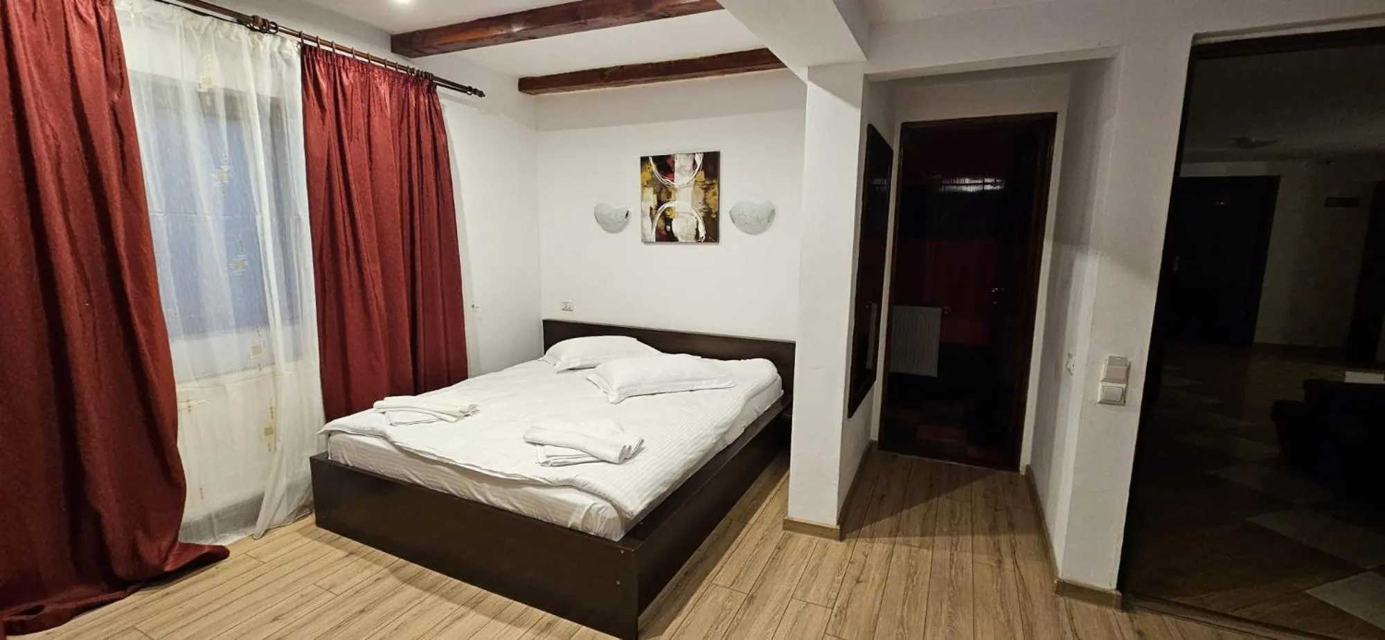 Photo of the whole room, Bed in Hotel Bran Stoker