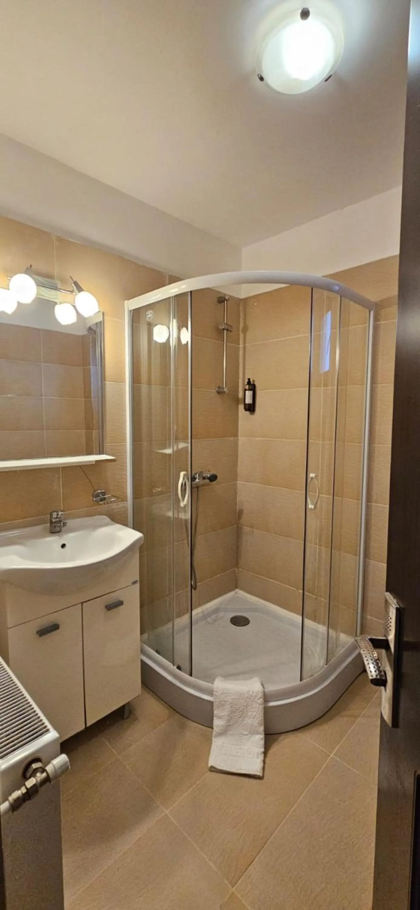 Shower in Hotel Bran Stoker