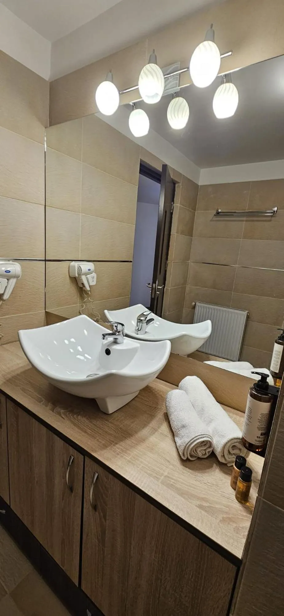 Bathroom in Hotel Bran Stoker