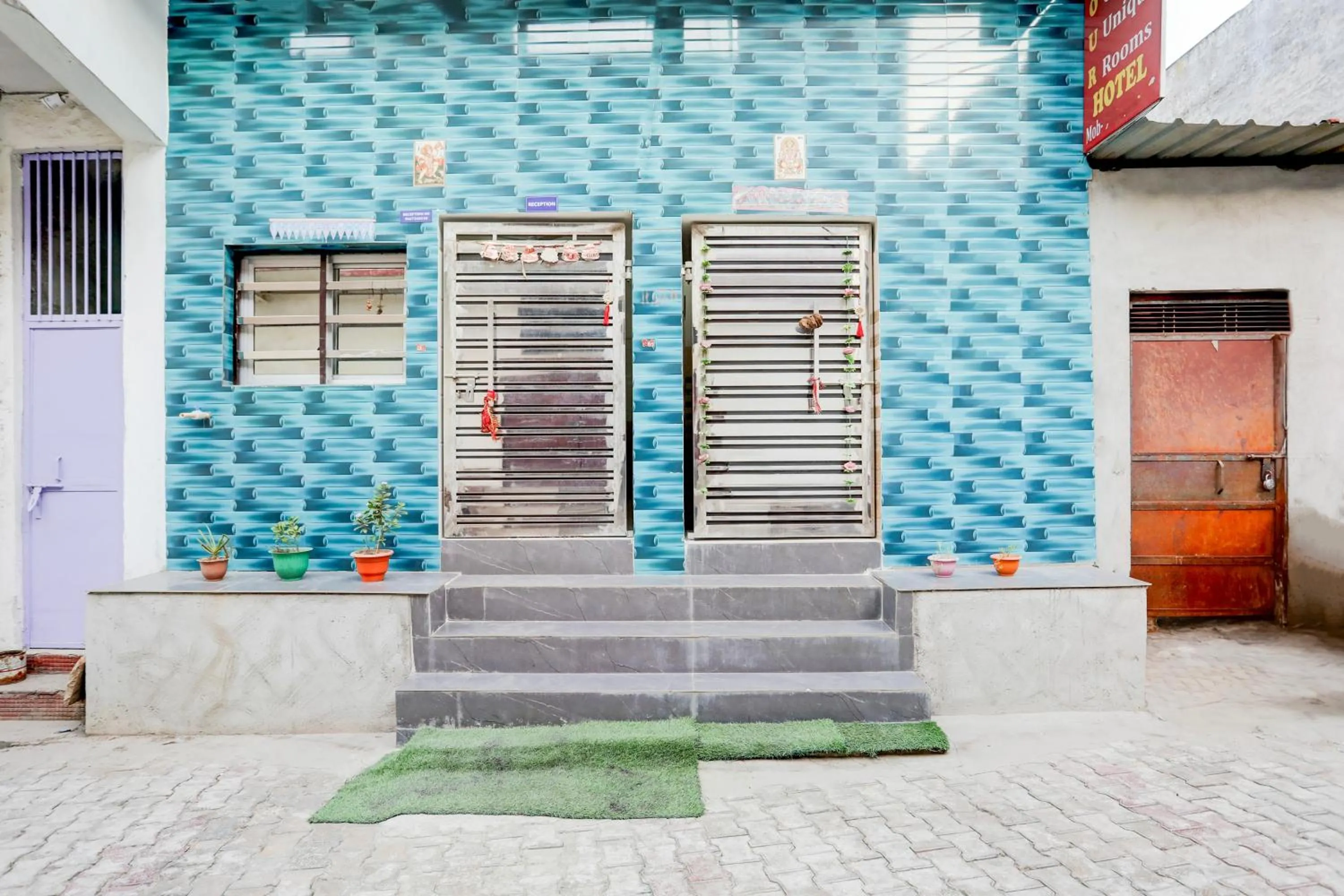 Facade/entrance in Hotel O YOUR RESIDENCY