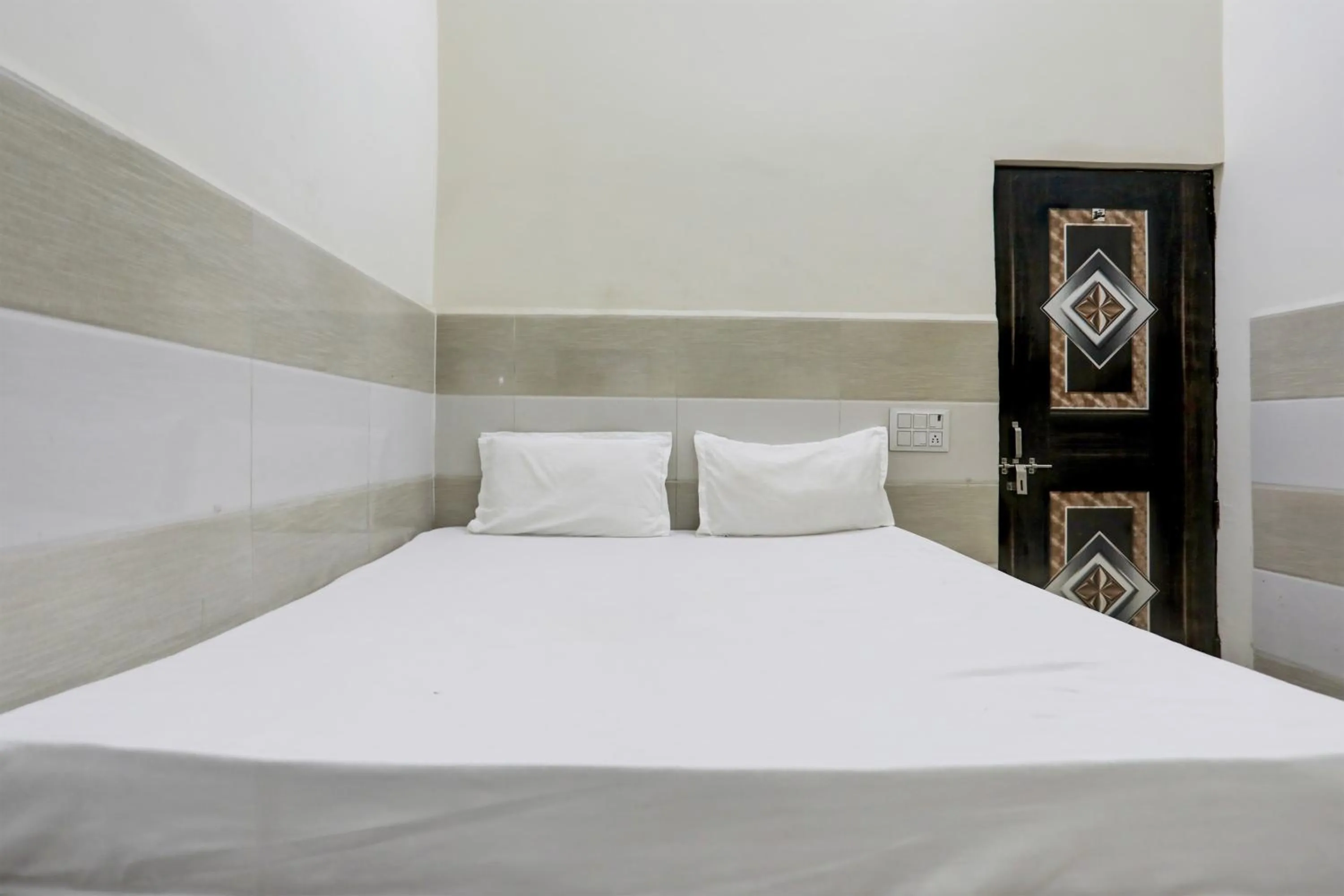 Bedroom, Bed in Hotel O YOUR RESIDENCY