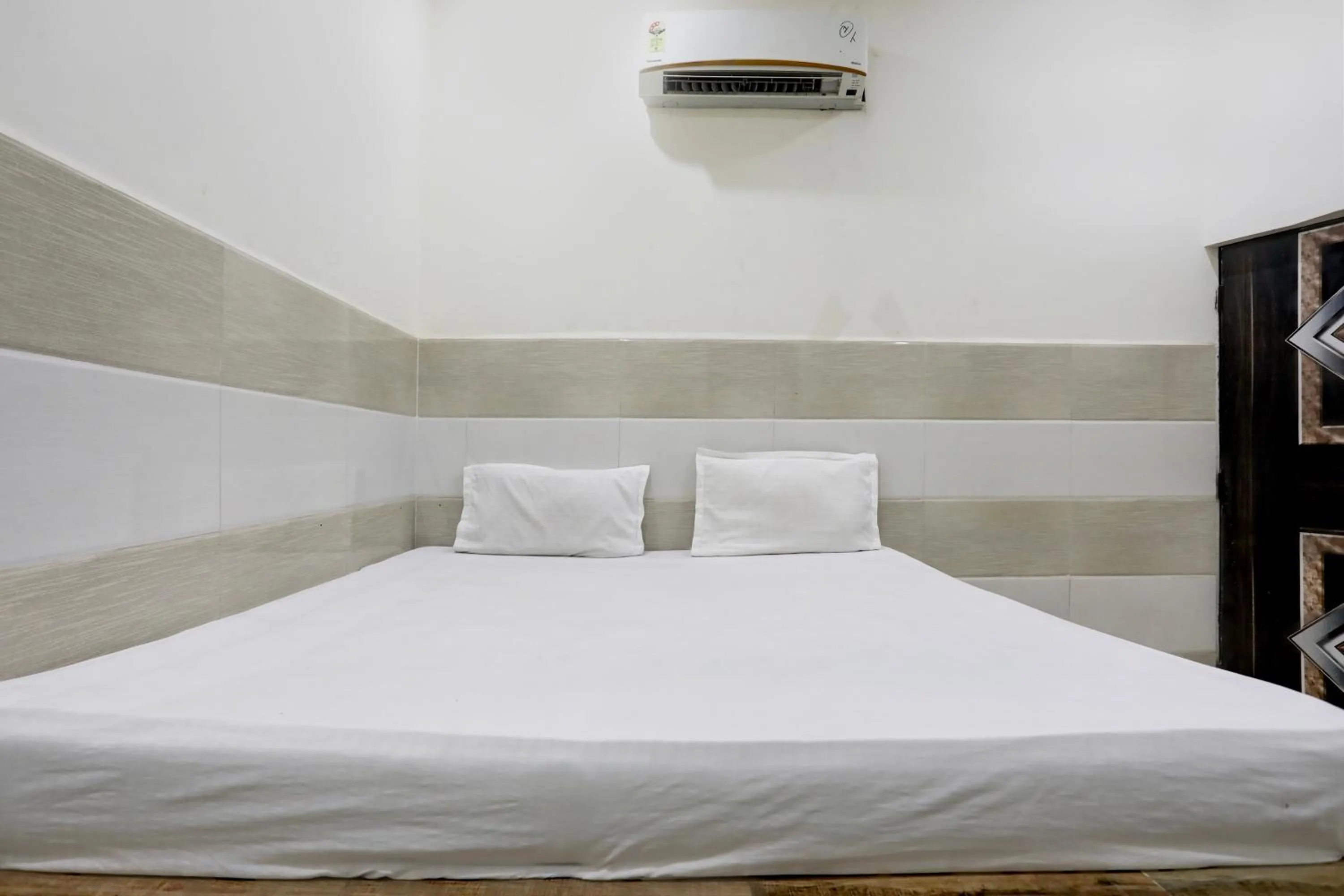 Bedroom, Bed in Hotel O YOUR RESIDENCY
