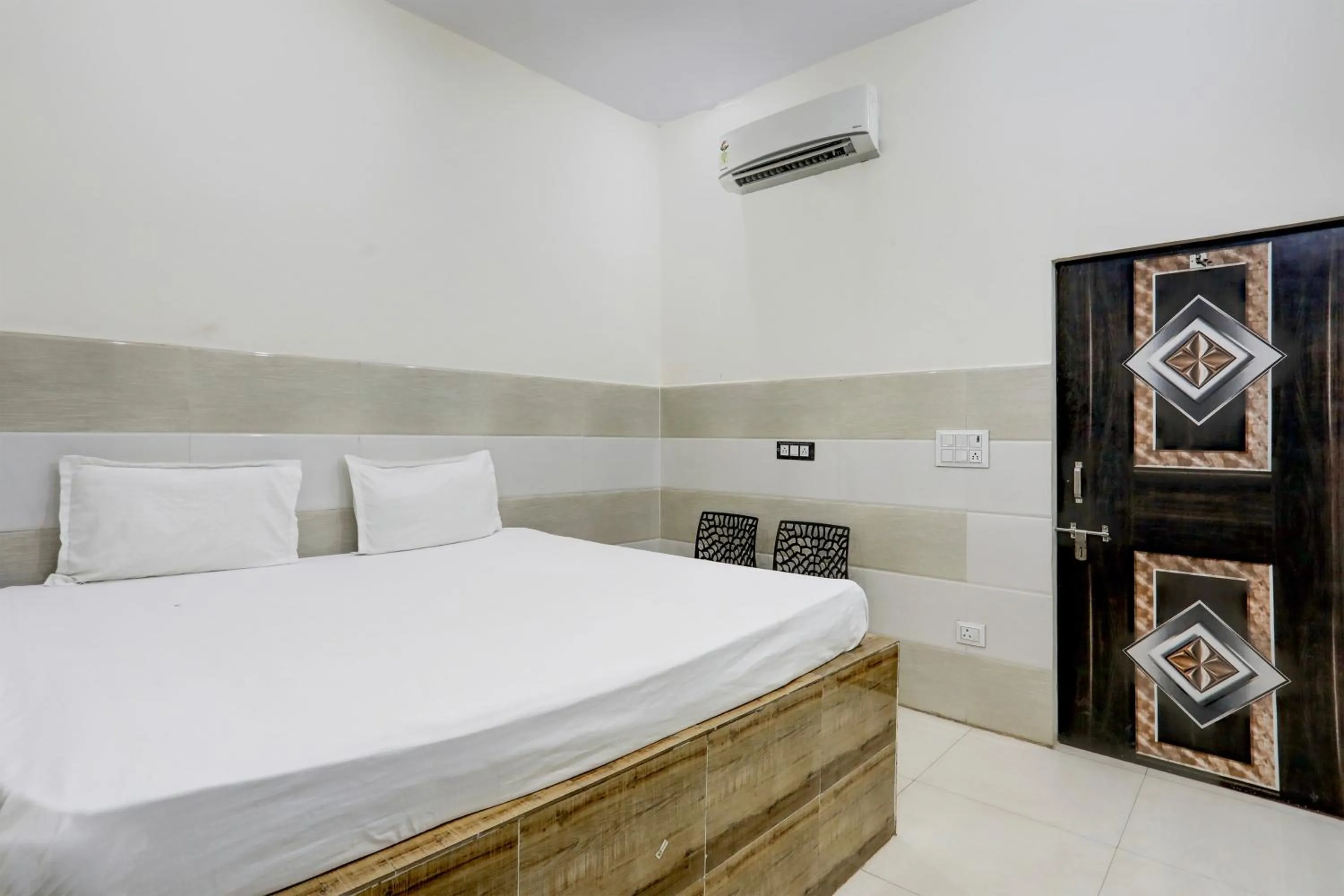 Bedroom, Bed in Hotel O YOUR RESIDENCY