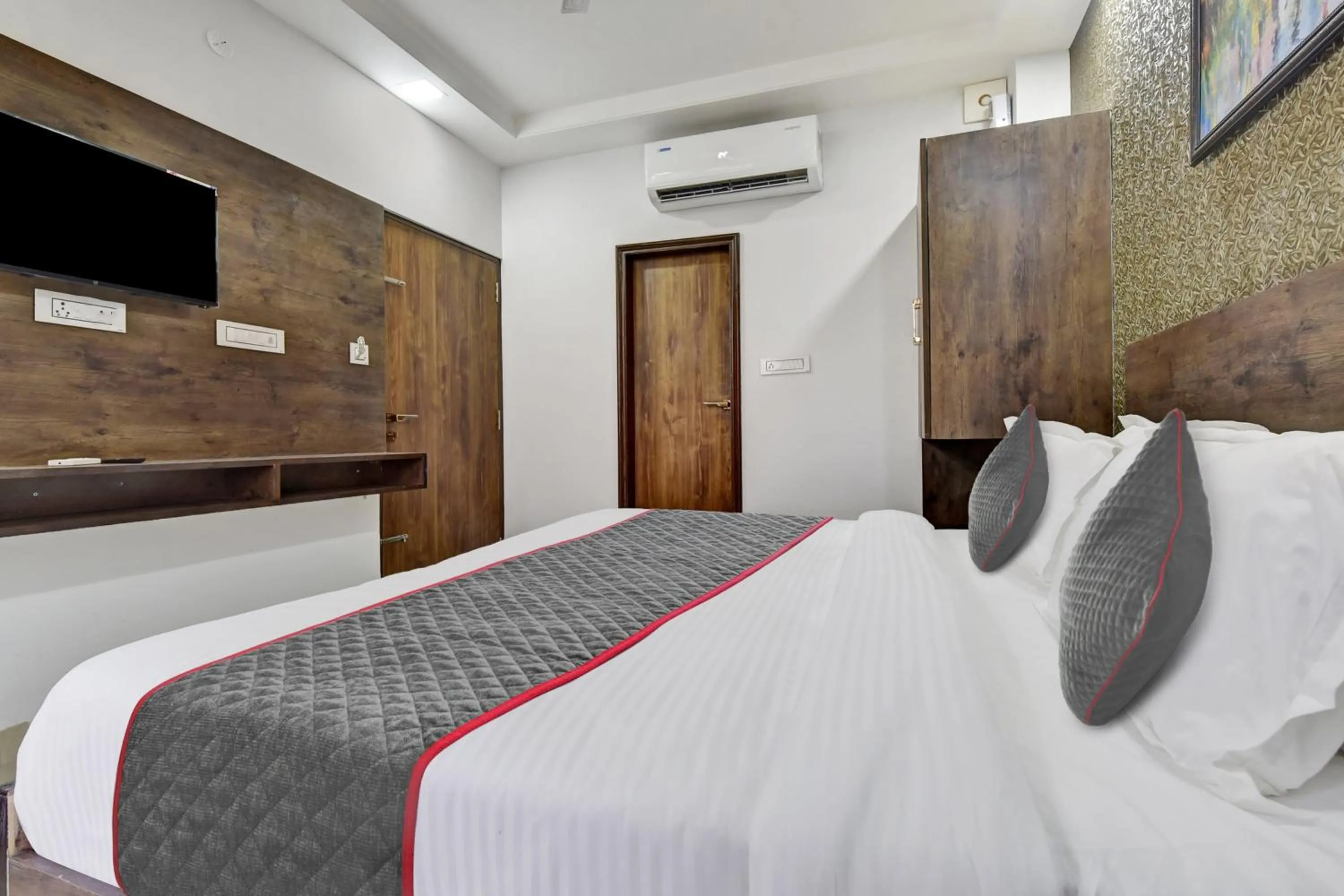 Bedroom, Bed in Hotel O Priyaj