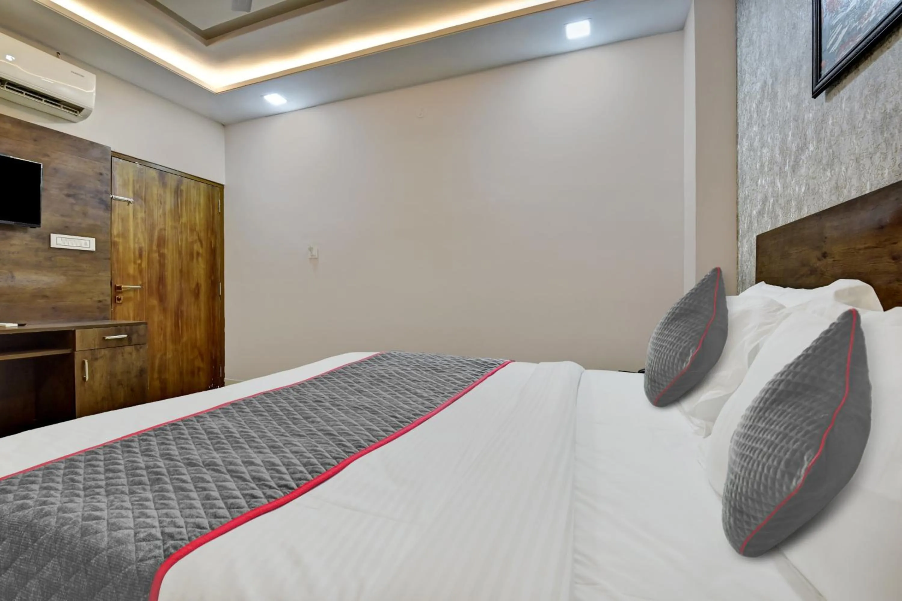 Bedroom, Bed in Hotel O Priyaj