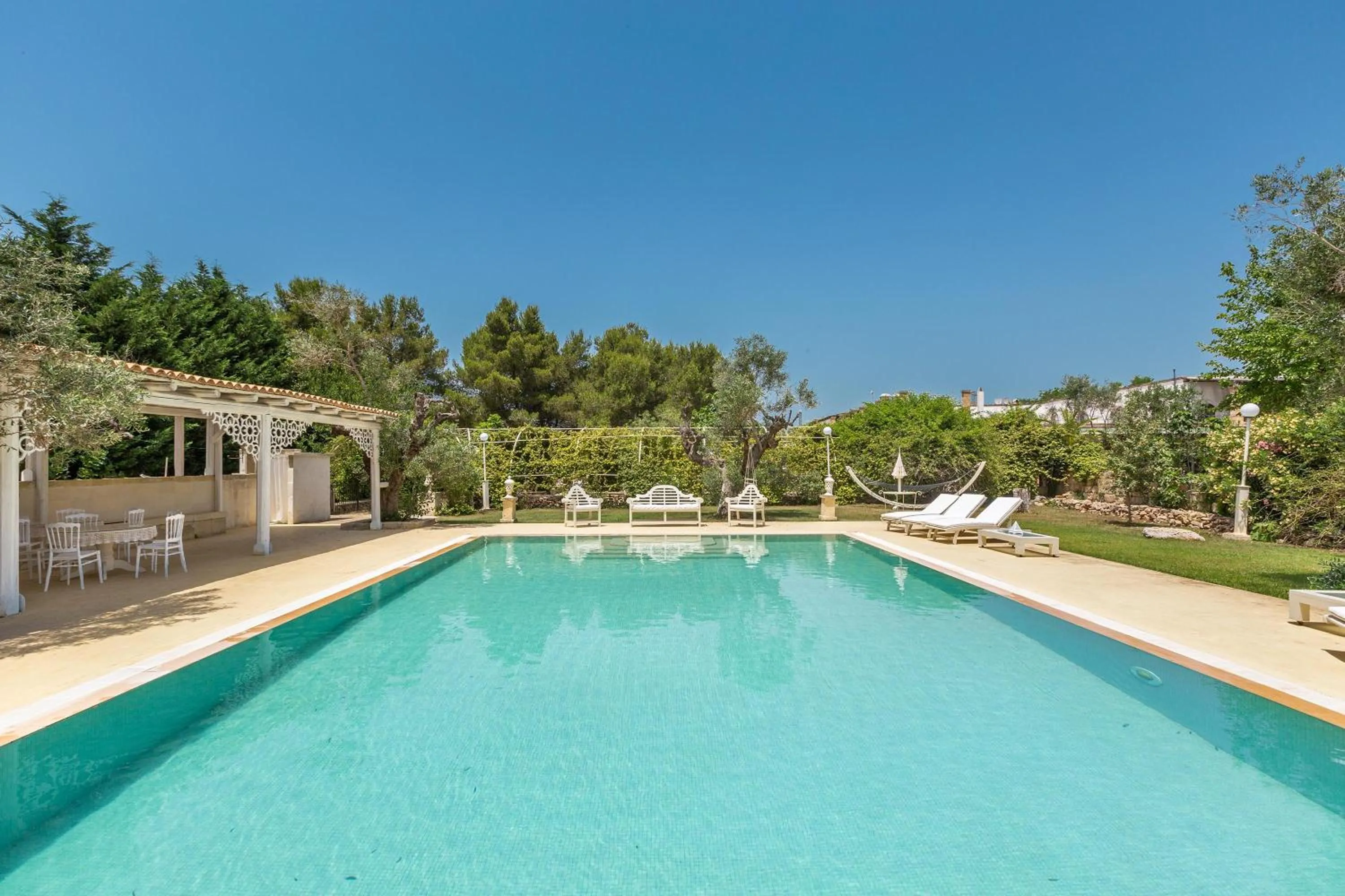 Swimming pool in Masseria Cucuruzza Boutique Hotel