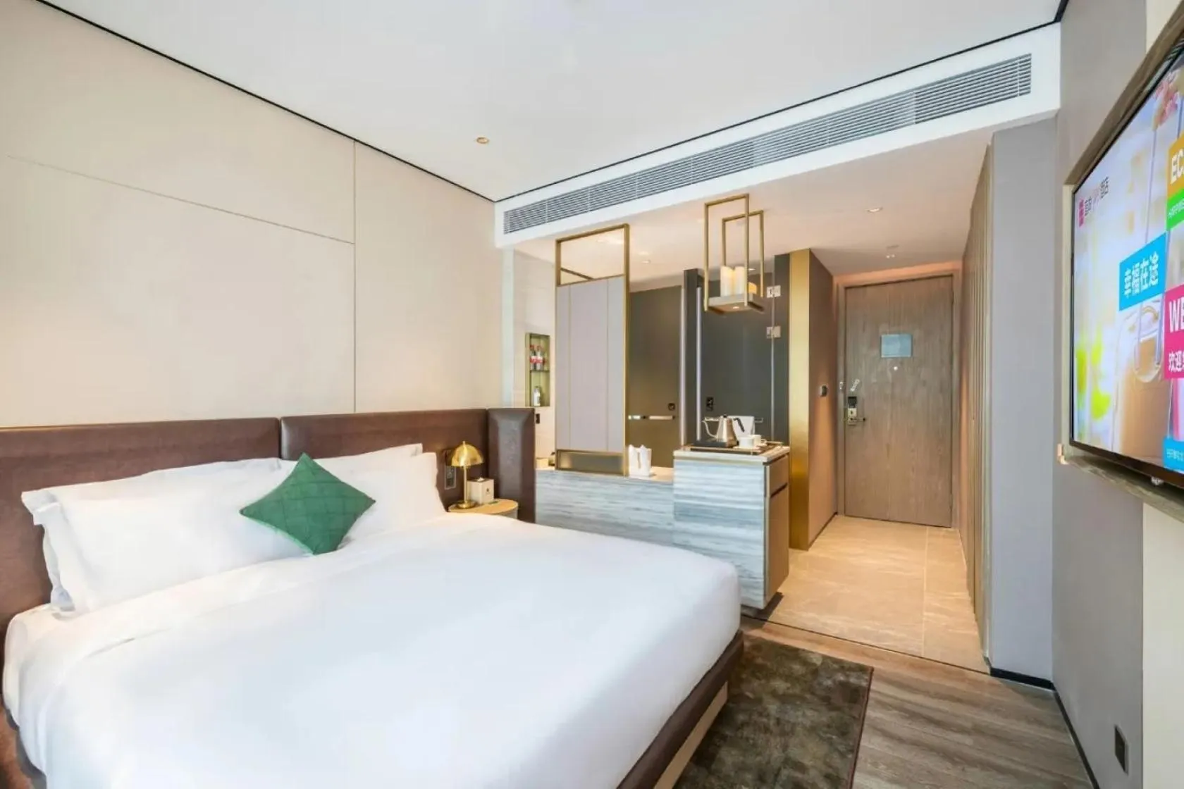 Bed in Echarm Plus International Hotel Ouzhuang Metro Station Branch - Free Deliver Service to Canton Fair Complex During Canton Fair Period