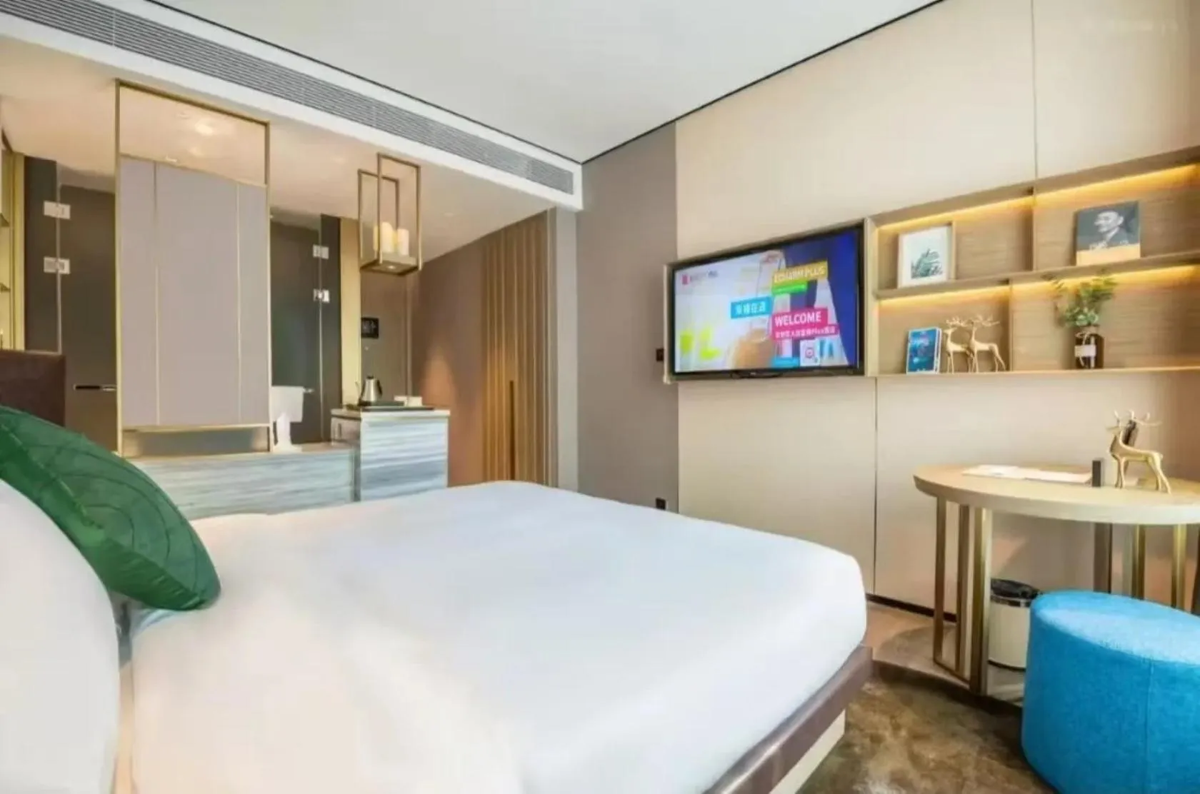 Bed in Echarm Plus International Hotel Ouzhuang Metro Station Branch - Free Deliver Service to Canton Fair Complex During Canton Fair Period