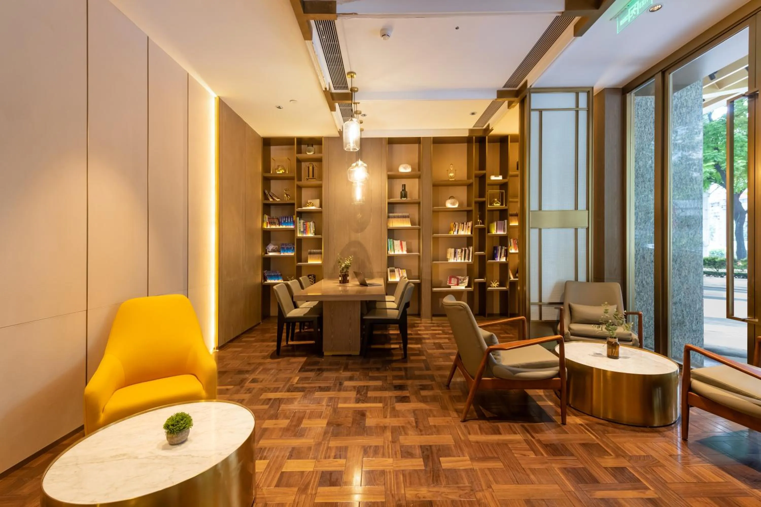 Lobby or reception in Echarm Plus International Hotel Ouzhuang Metro Station Branch - Free Deliver Service to Canton Fair Complex During Canton Fair Period