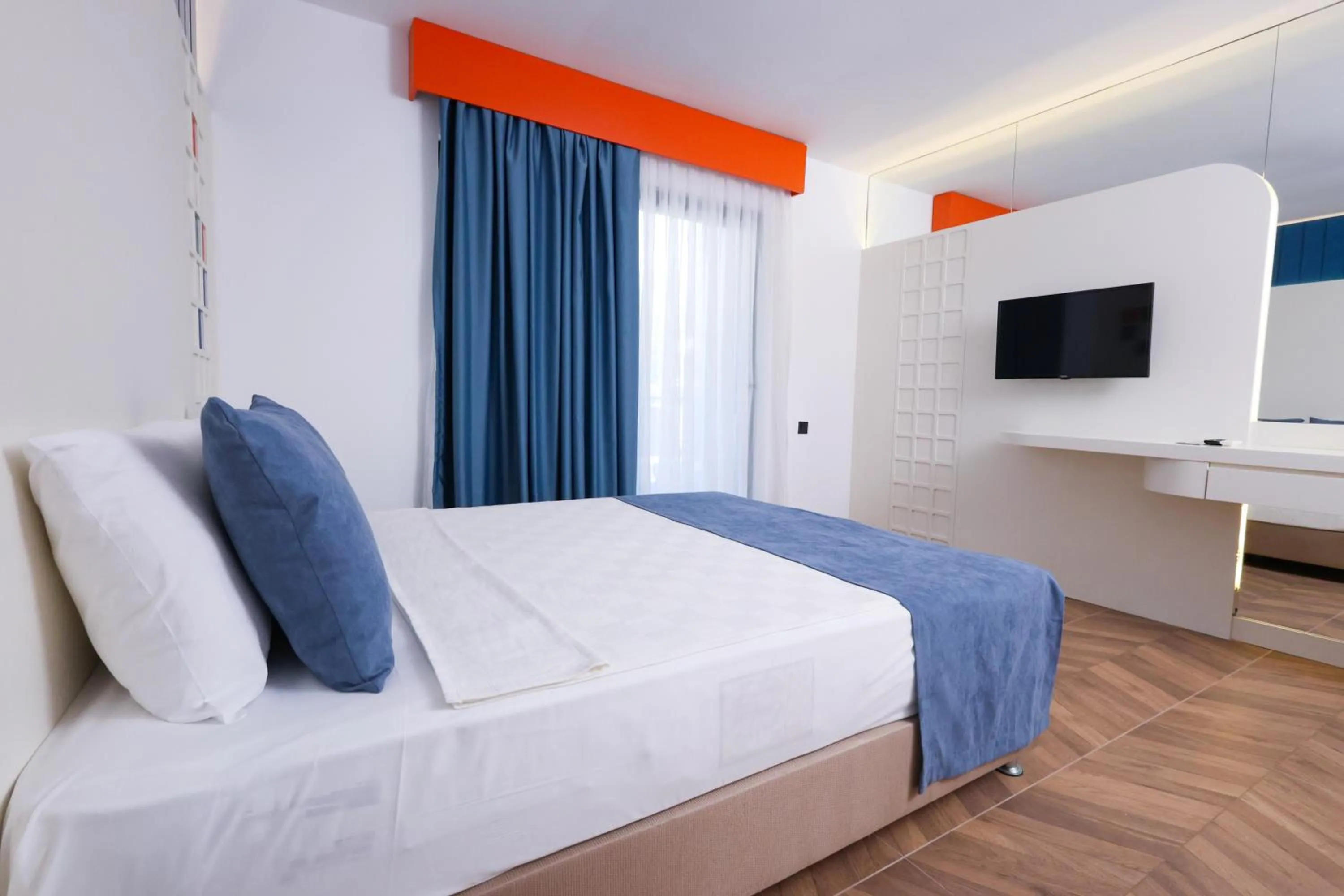 Photo of the whole room, Bed in Forest In Hotel
