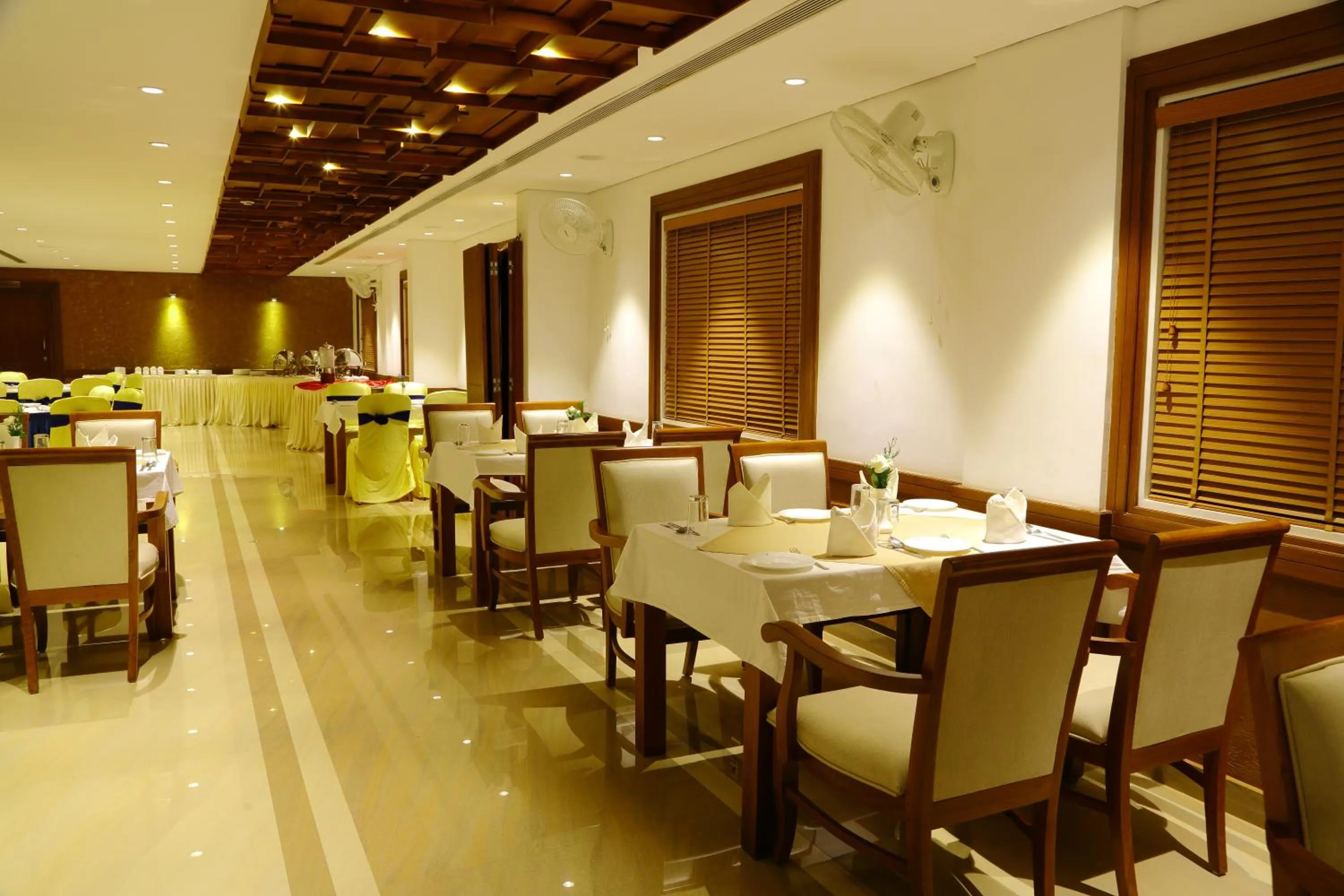 Restaurant/places to eat in Vishnu Inn