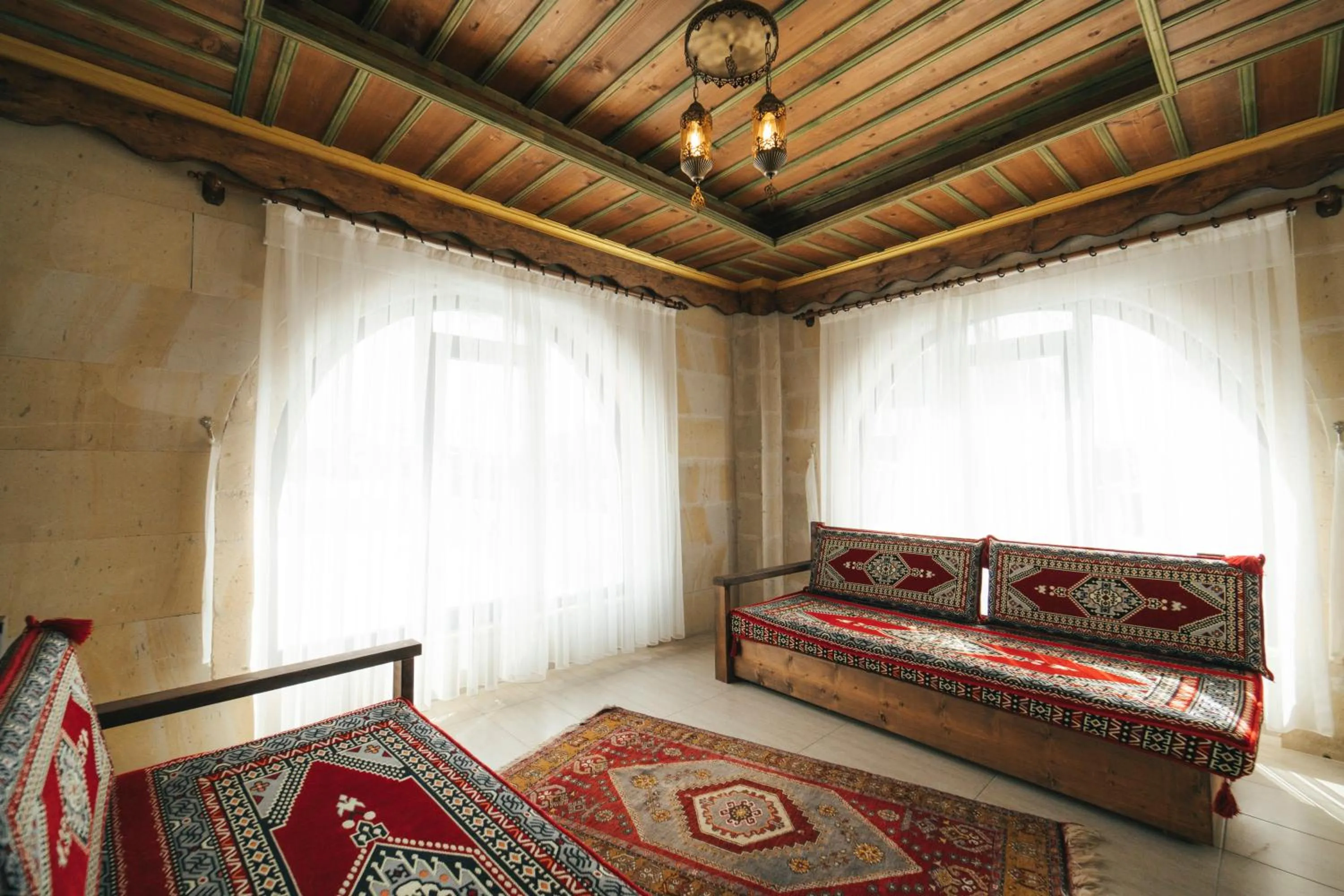Bed in İncebey Konak Cappadocia