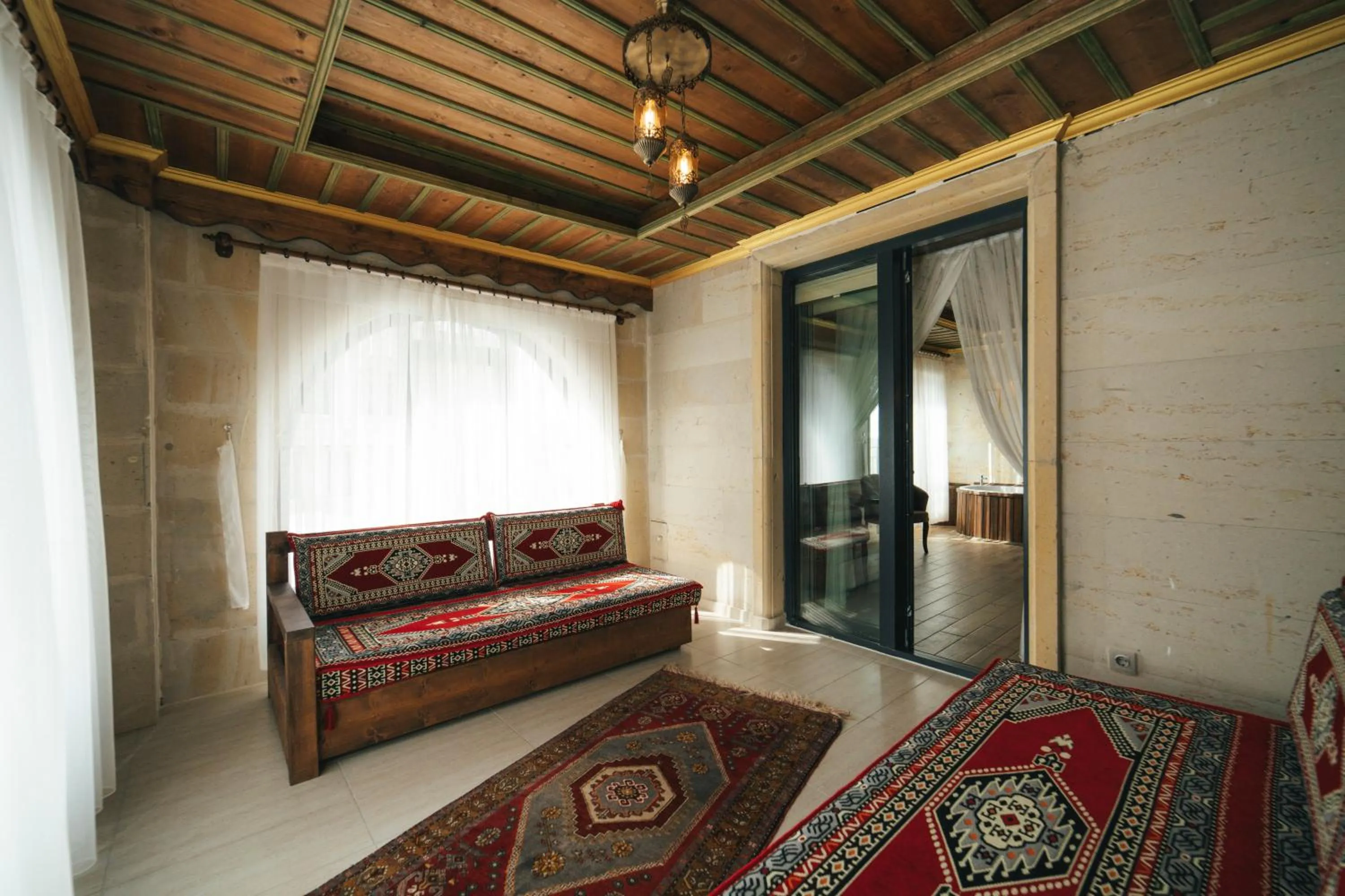 Bed in İncebey Konak Cappadocia