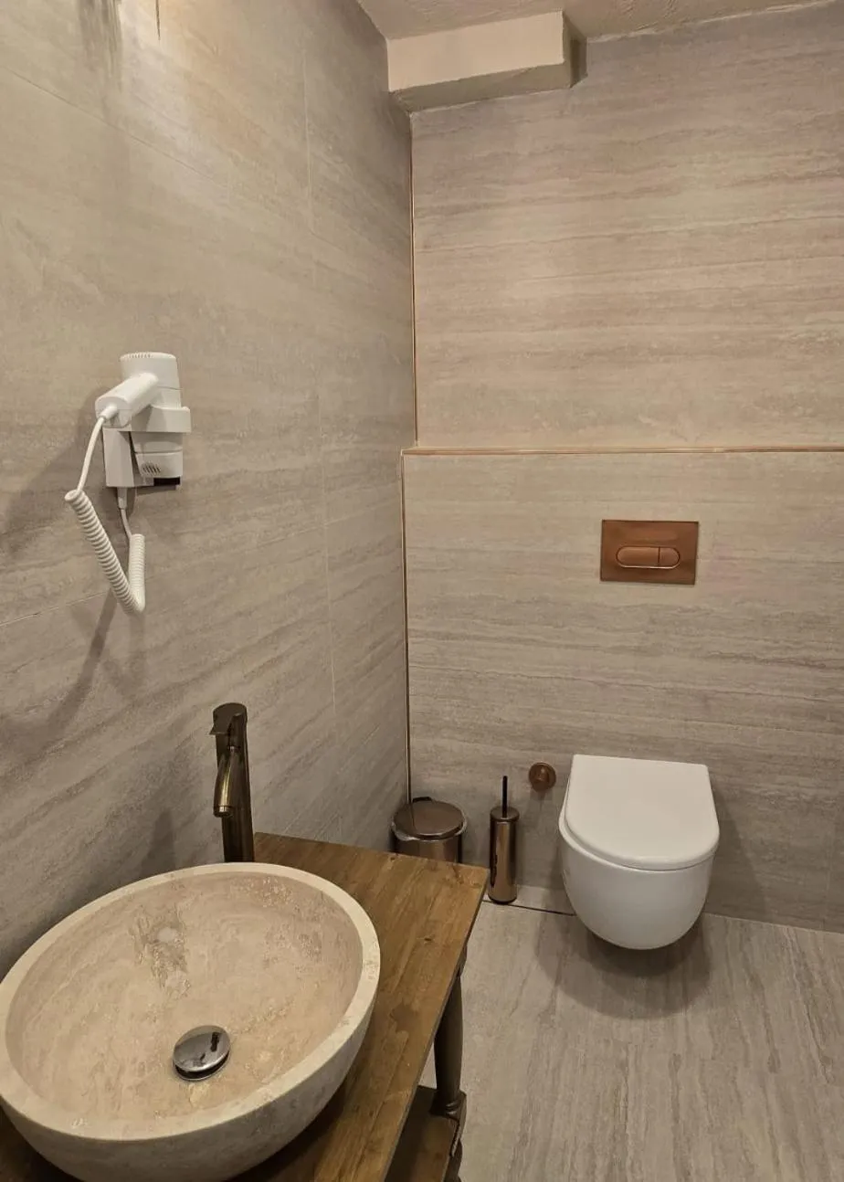 Shower in İncebey Konak Cappadocia