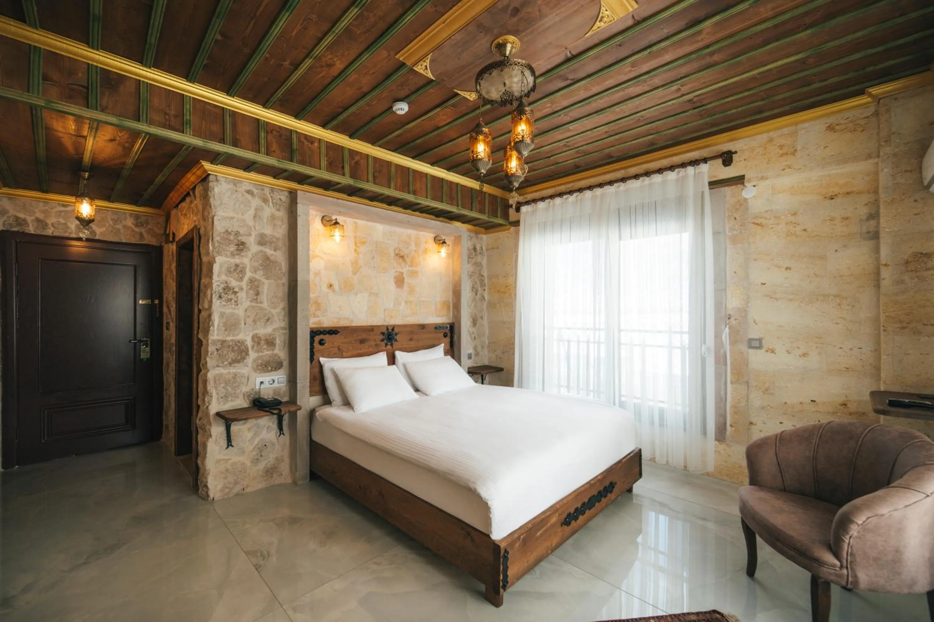 Bed in İncebey Konak Cappadocia
