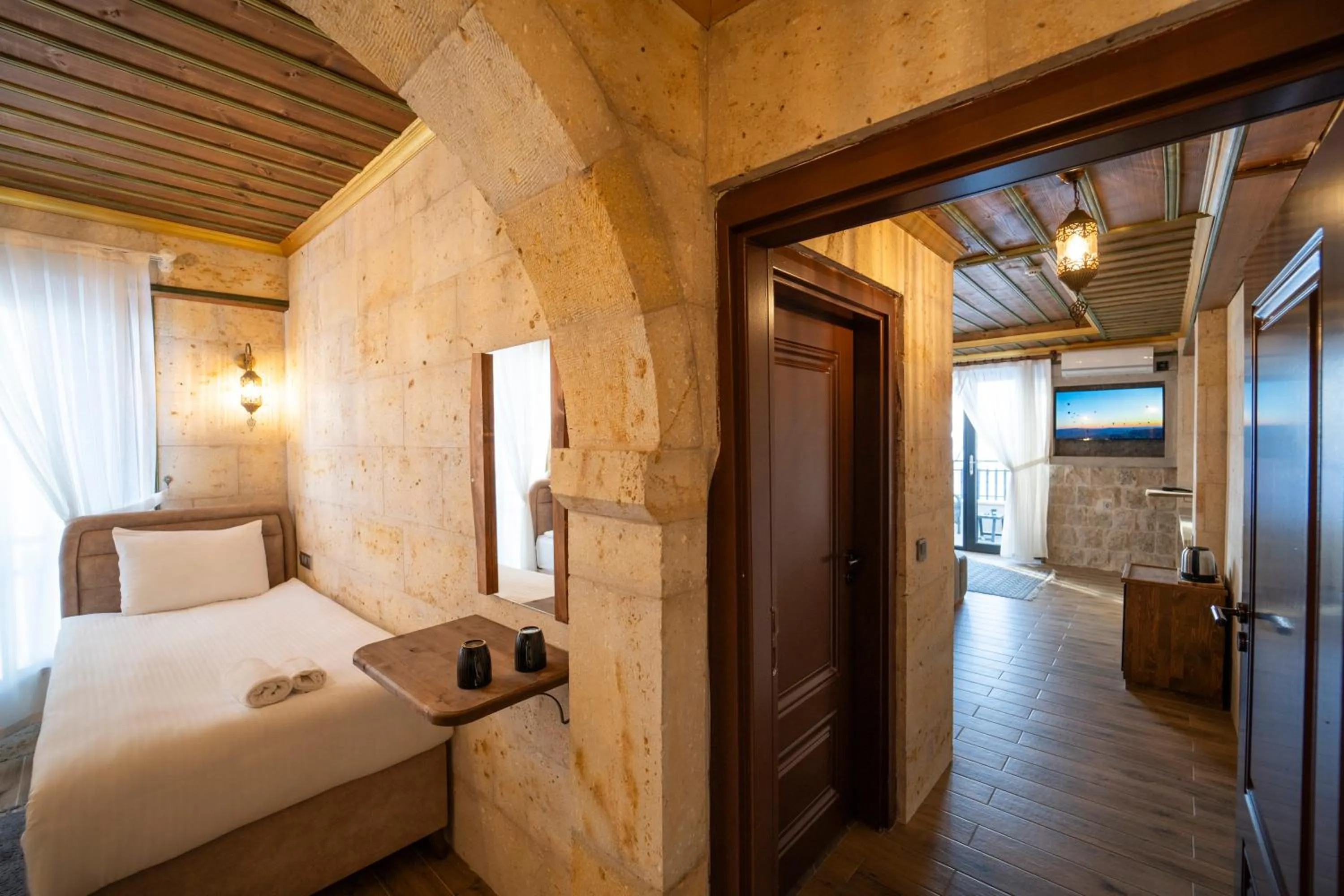 Bed in İncebey Konak Cappadocia