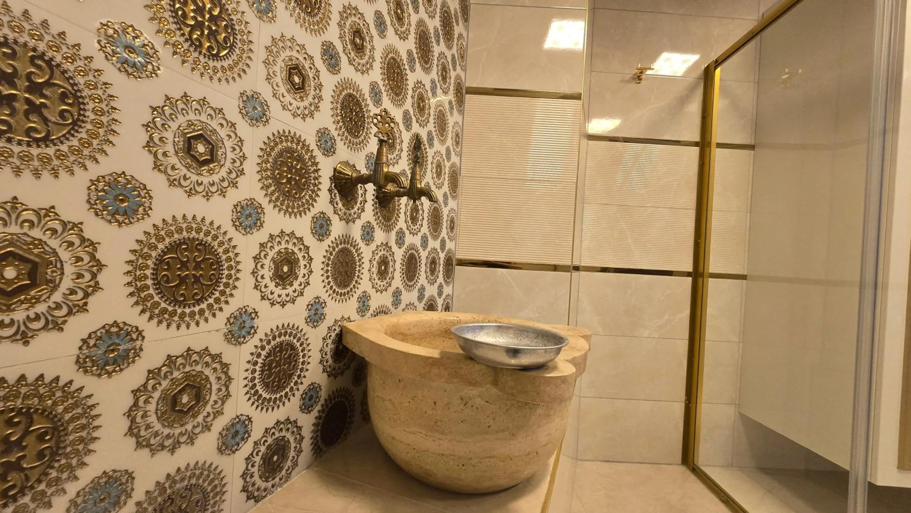 Shower in İncebey Konak Cappadocia