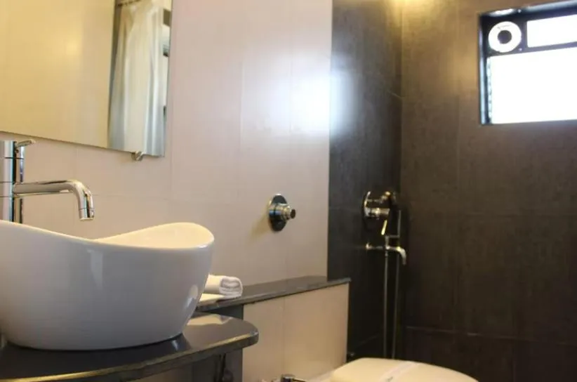 Shower in Pallavi aVIDA