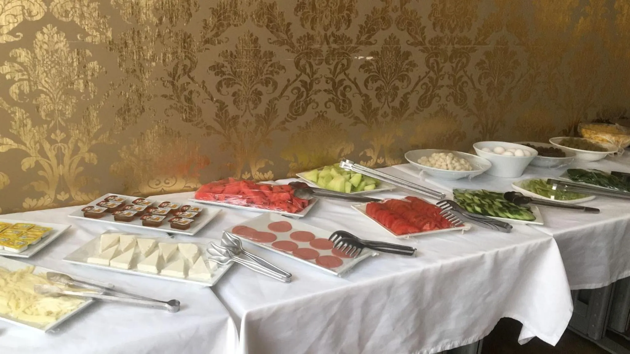 Food and drinks in Safir Hotel