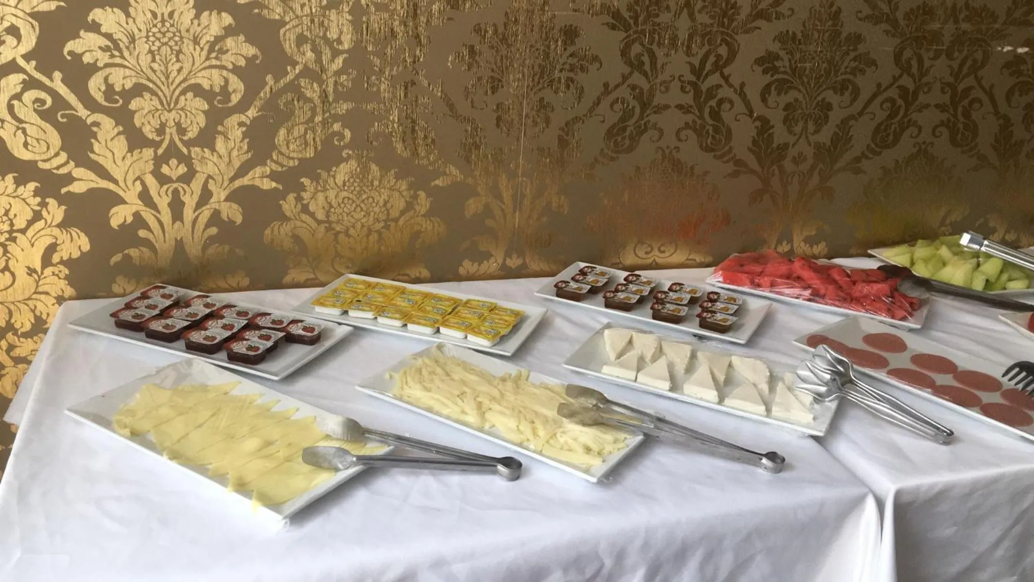 Food and drinks in Safir Hotel